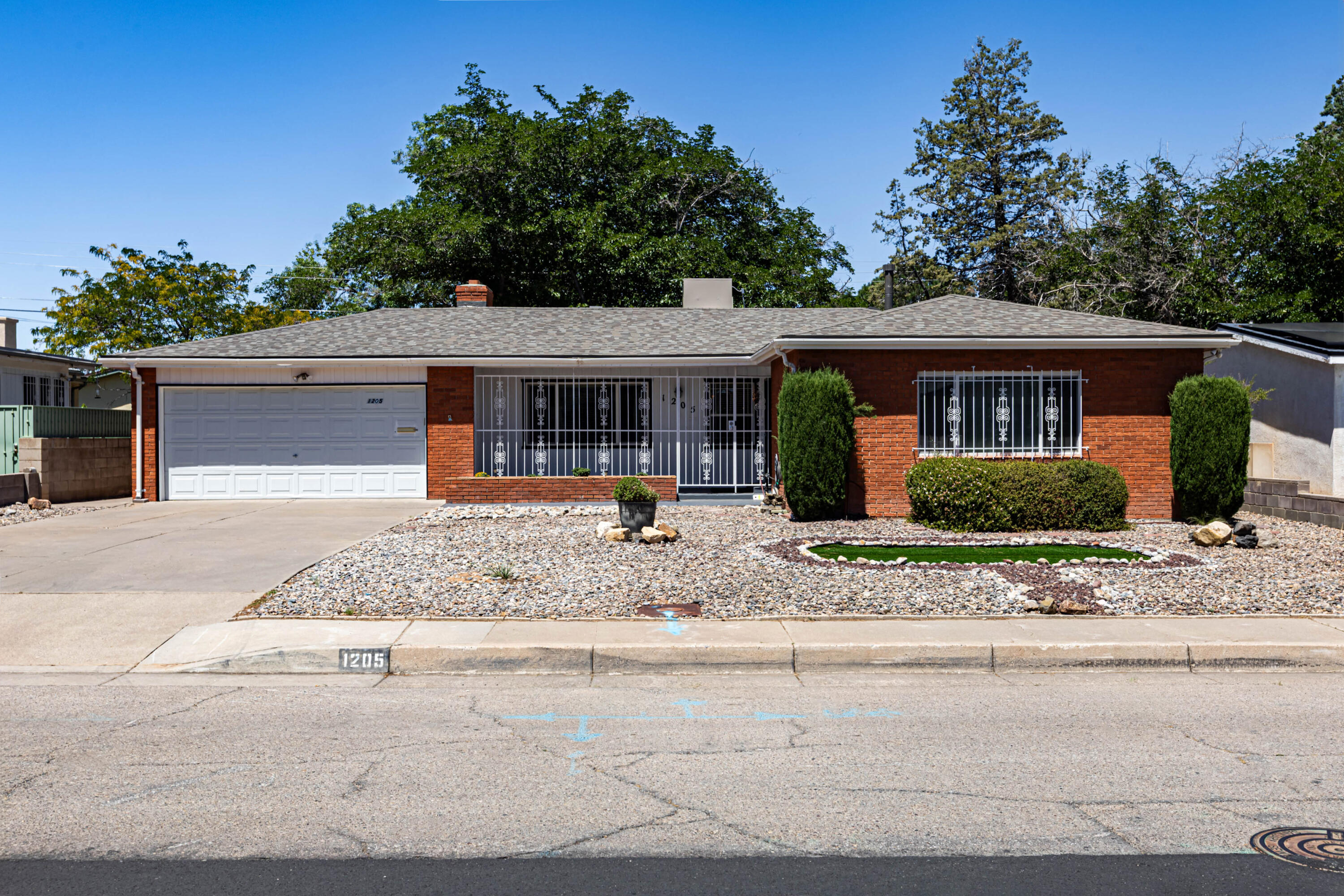 1205 Espanola Street NE, Albuquerque, NM 87110