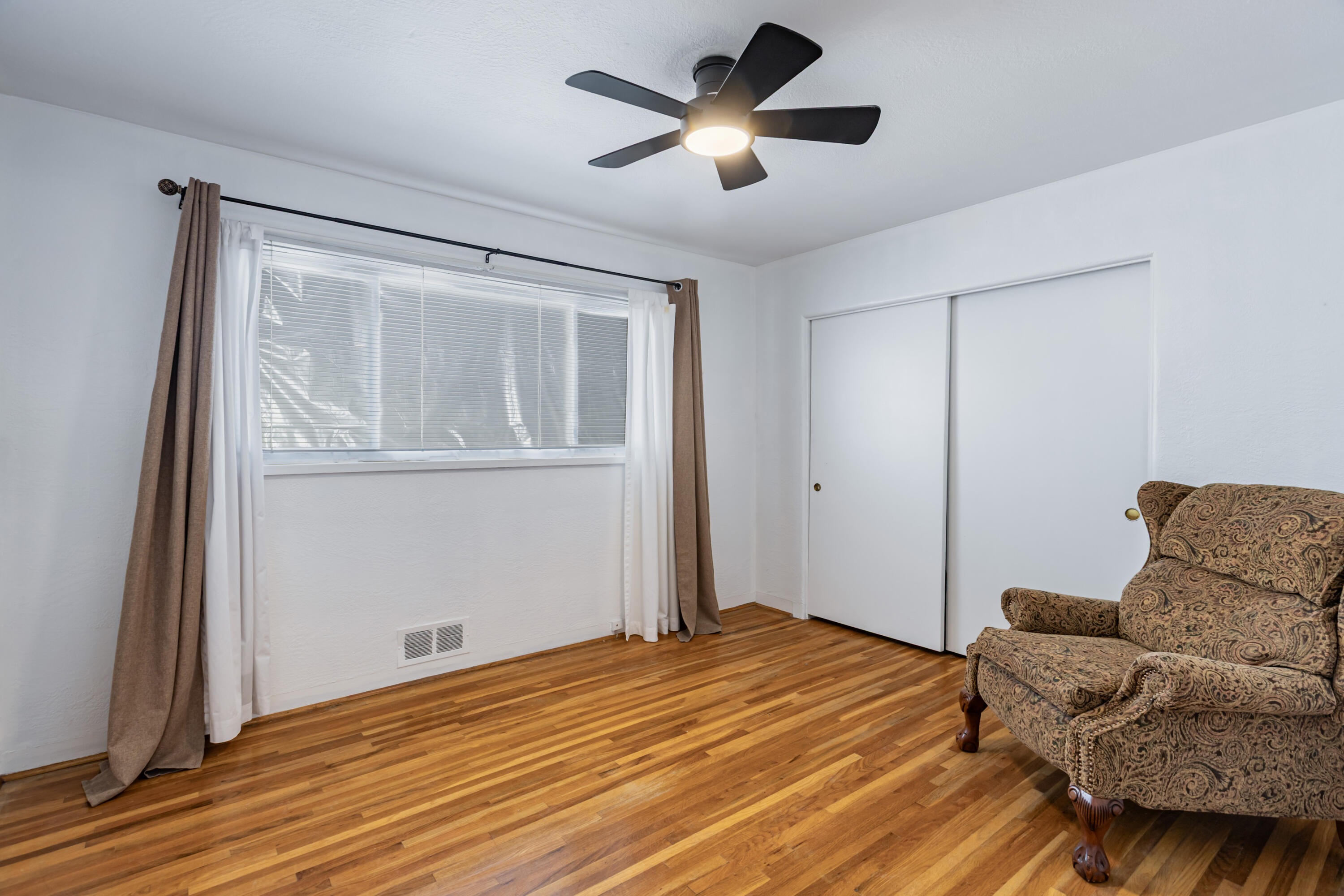 Photo 11 — 1205 Espanola Street NE