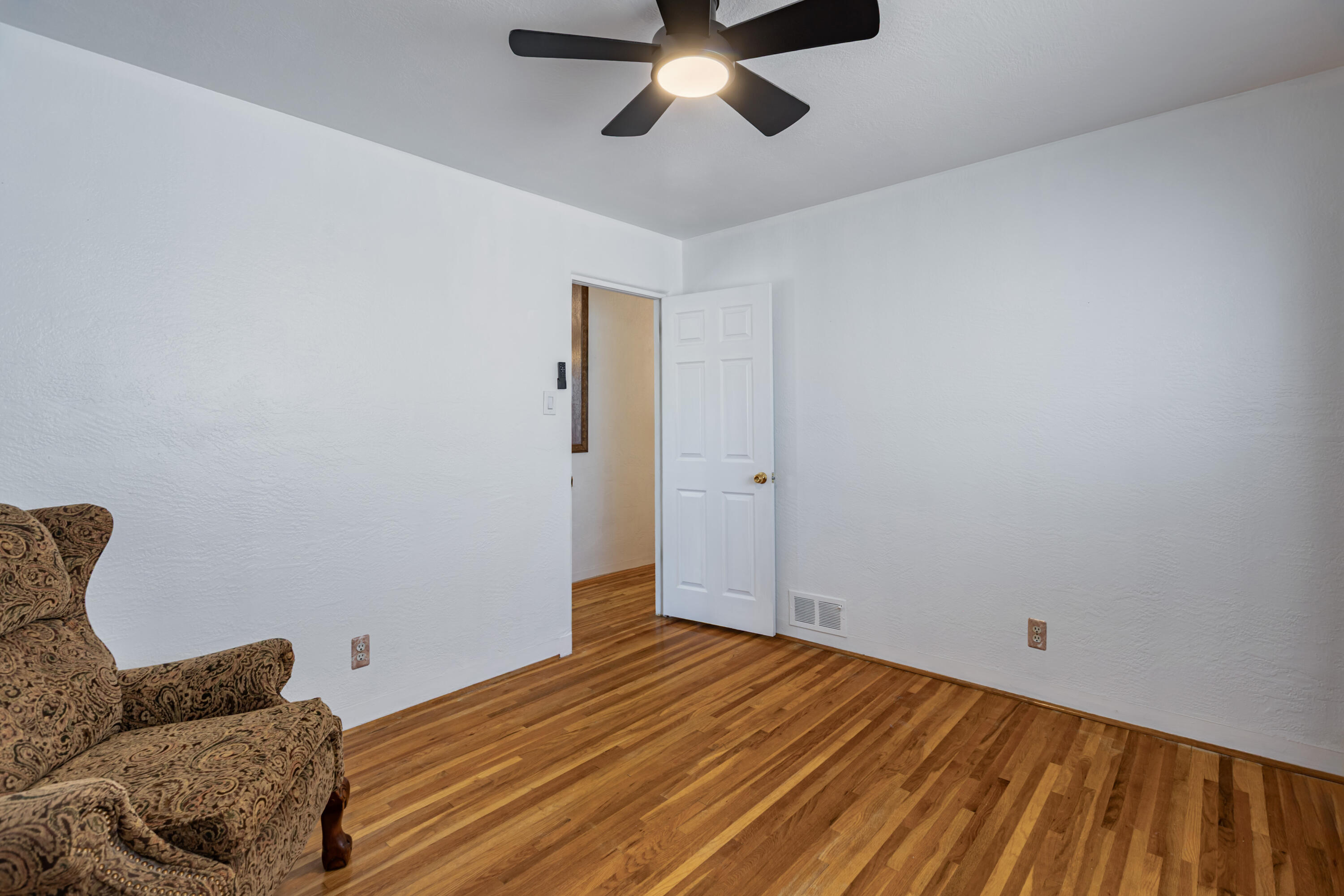 Photo 10 — 1205 Espanola Street NE
