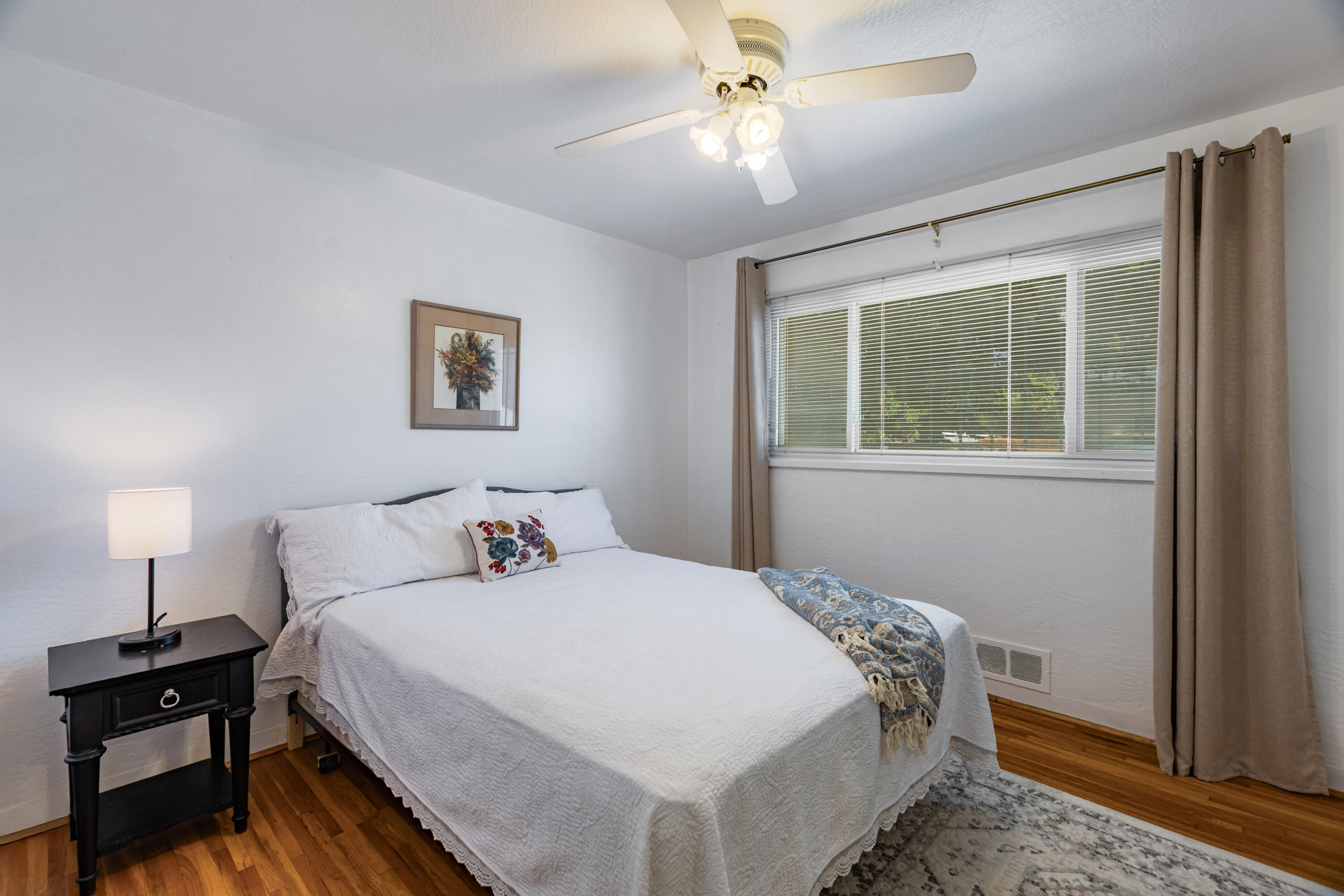 Photo 7 — 1205 Espanola Street NE