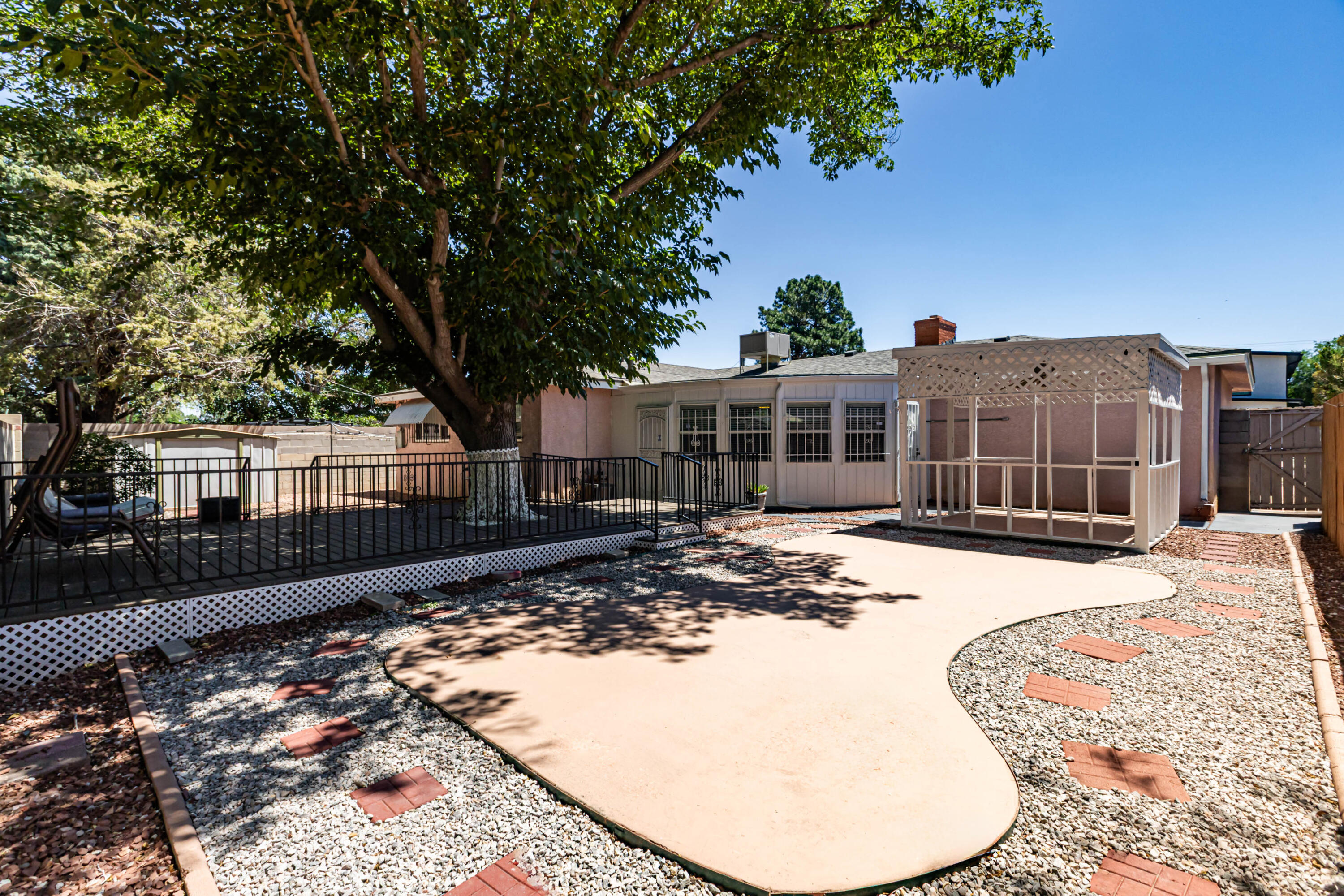 Photo 5 — 1205 Espanola Street NE