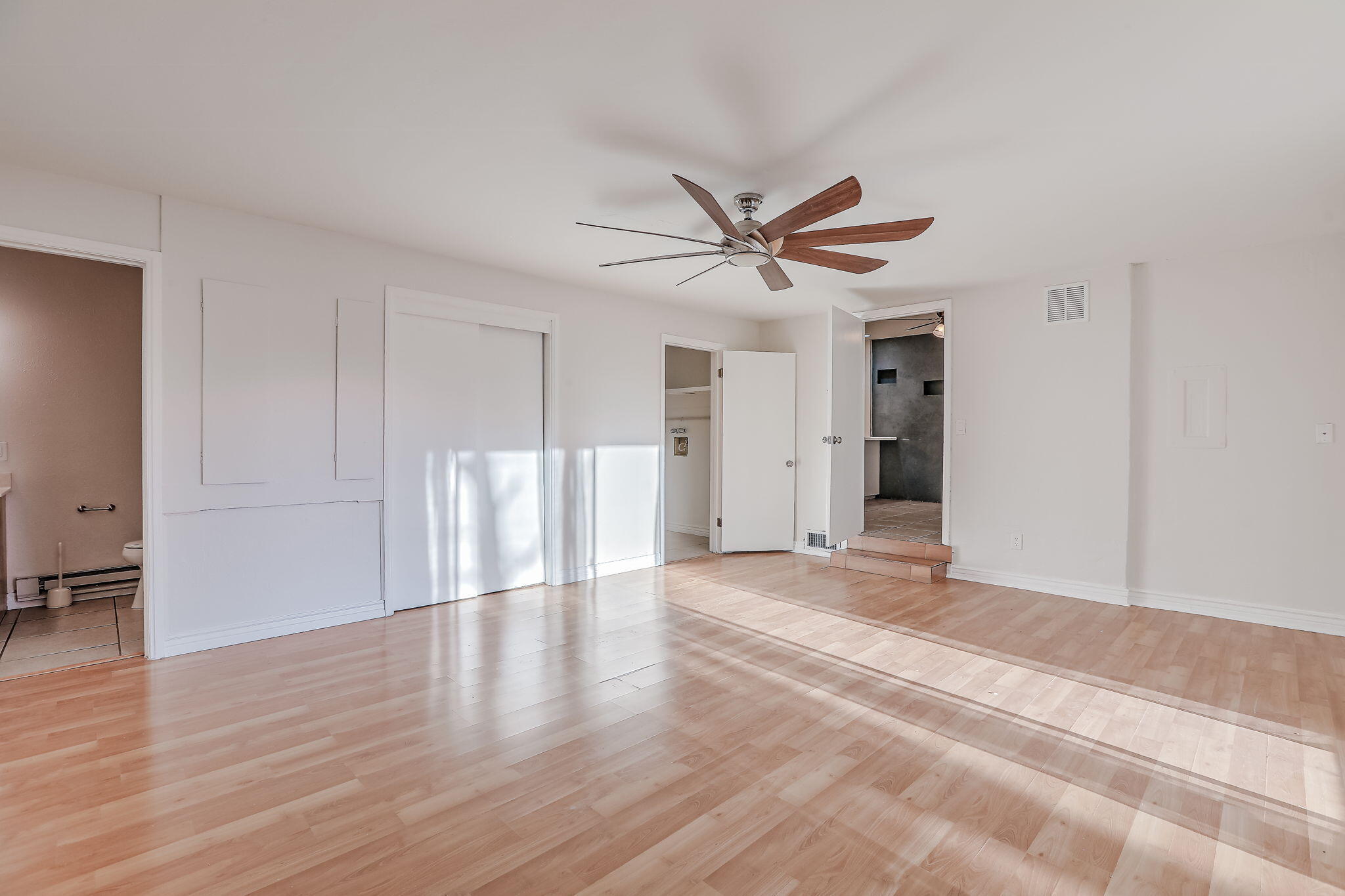 Photo 19 — 2905 Claremont Place NE
