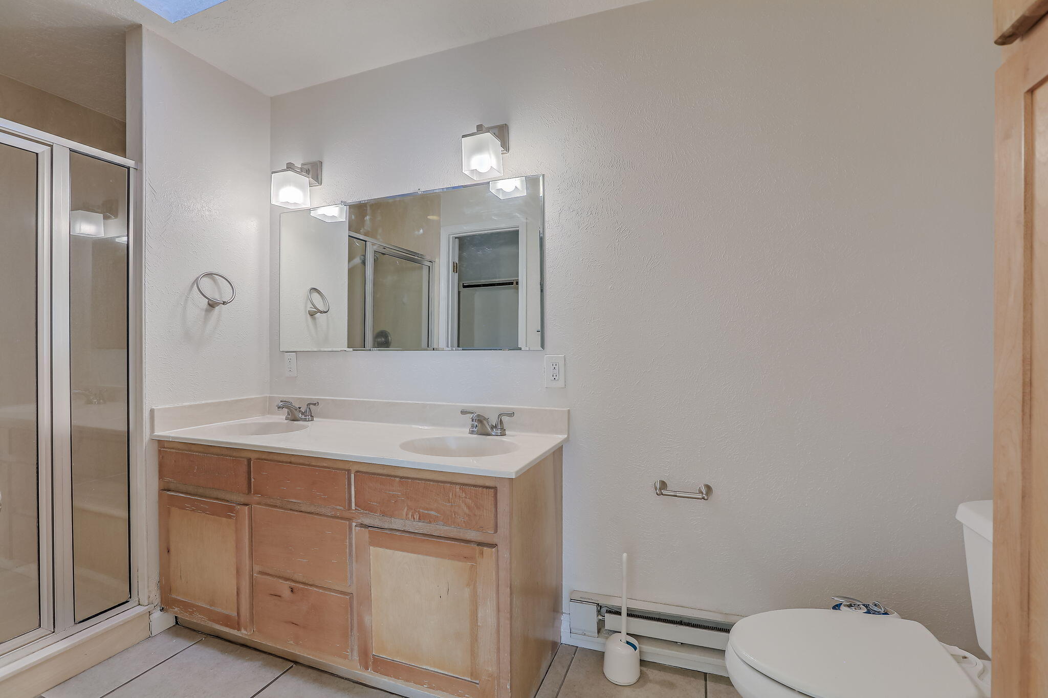 Photo 18 — 2905 Claremont Place NE