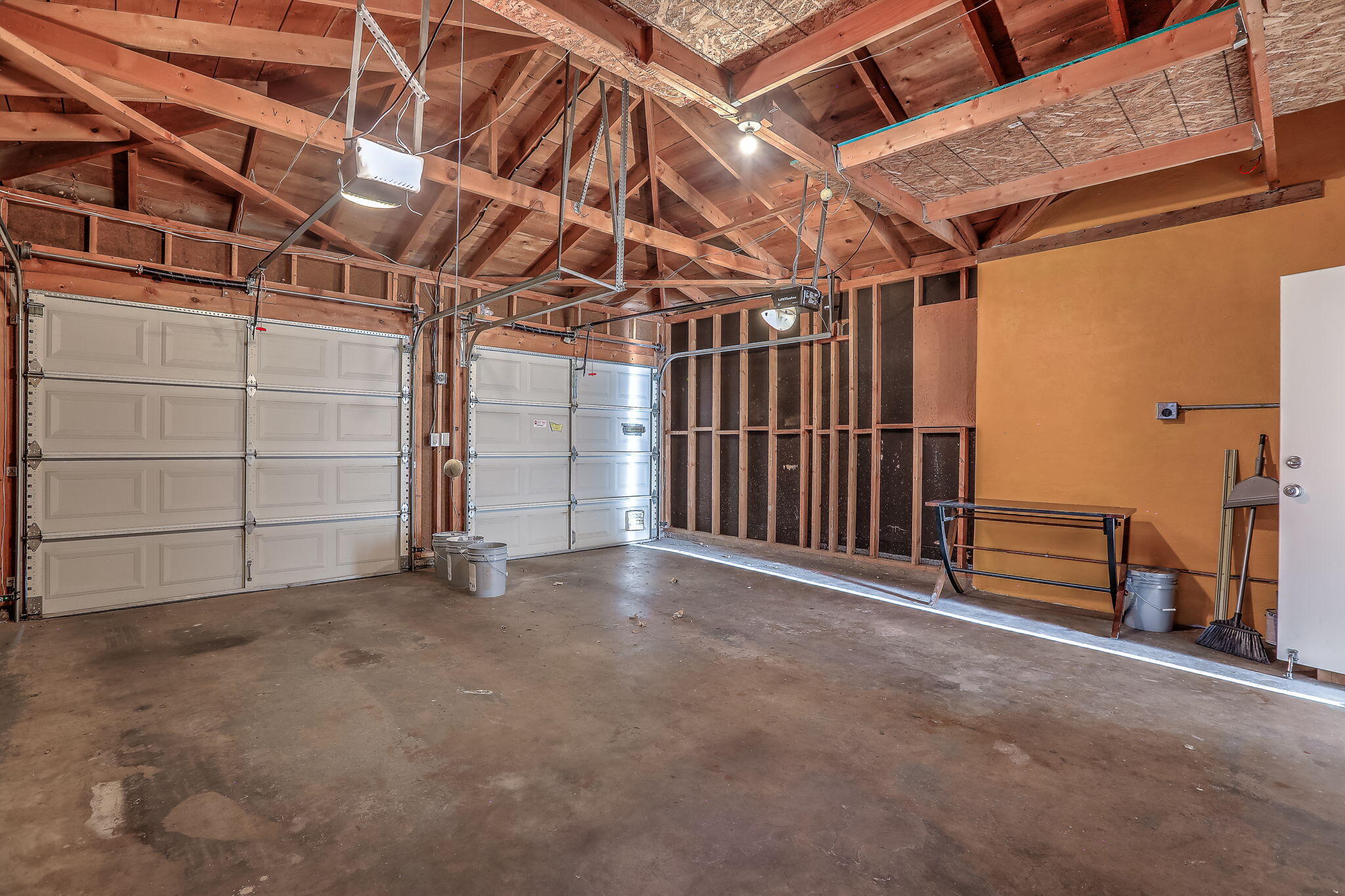 Photo 14 — 2905 Claremont Place NE