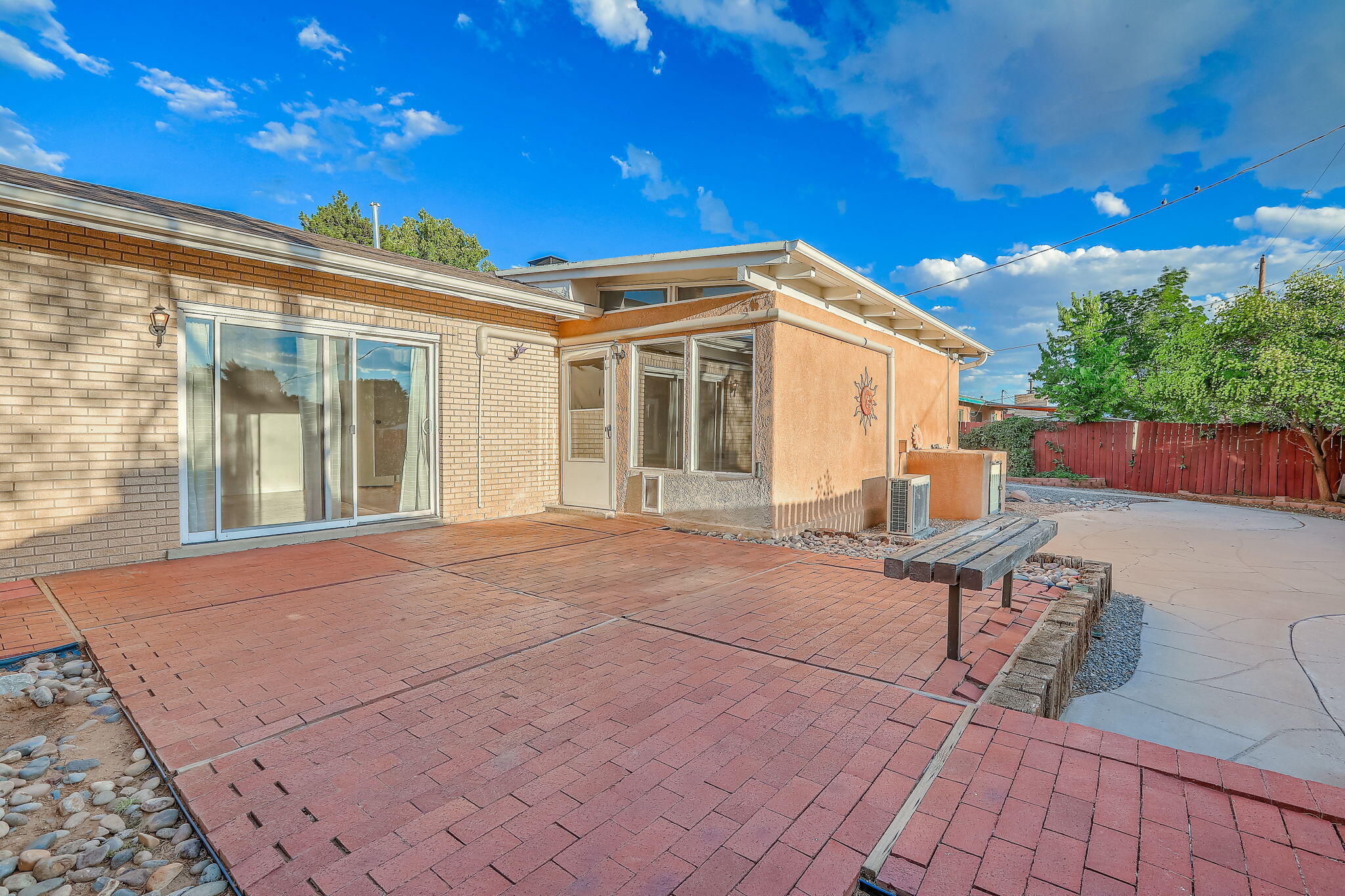 Photo 12 — 2905 Claremont Place NE