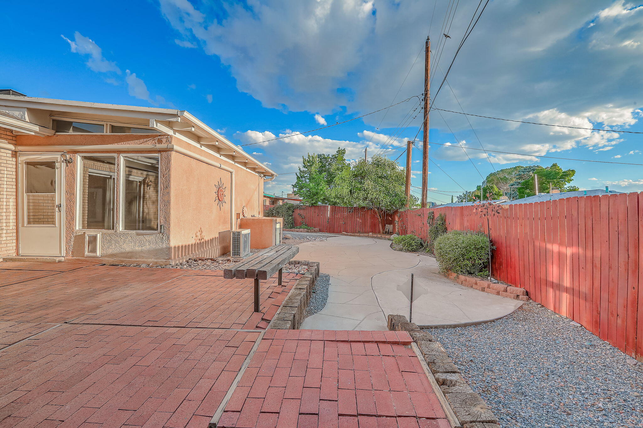 Photo 11 — 2905 Claremont Place NE