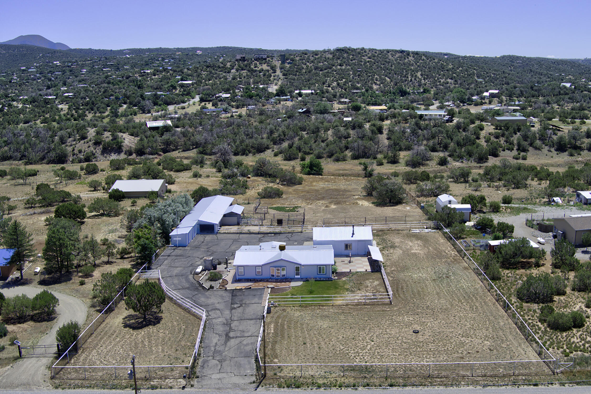 Photo 2 — 16 Stagecoach Junction Road