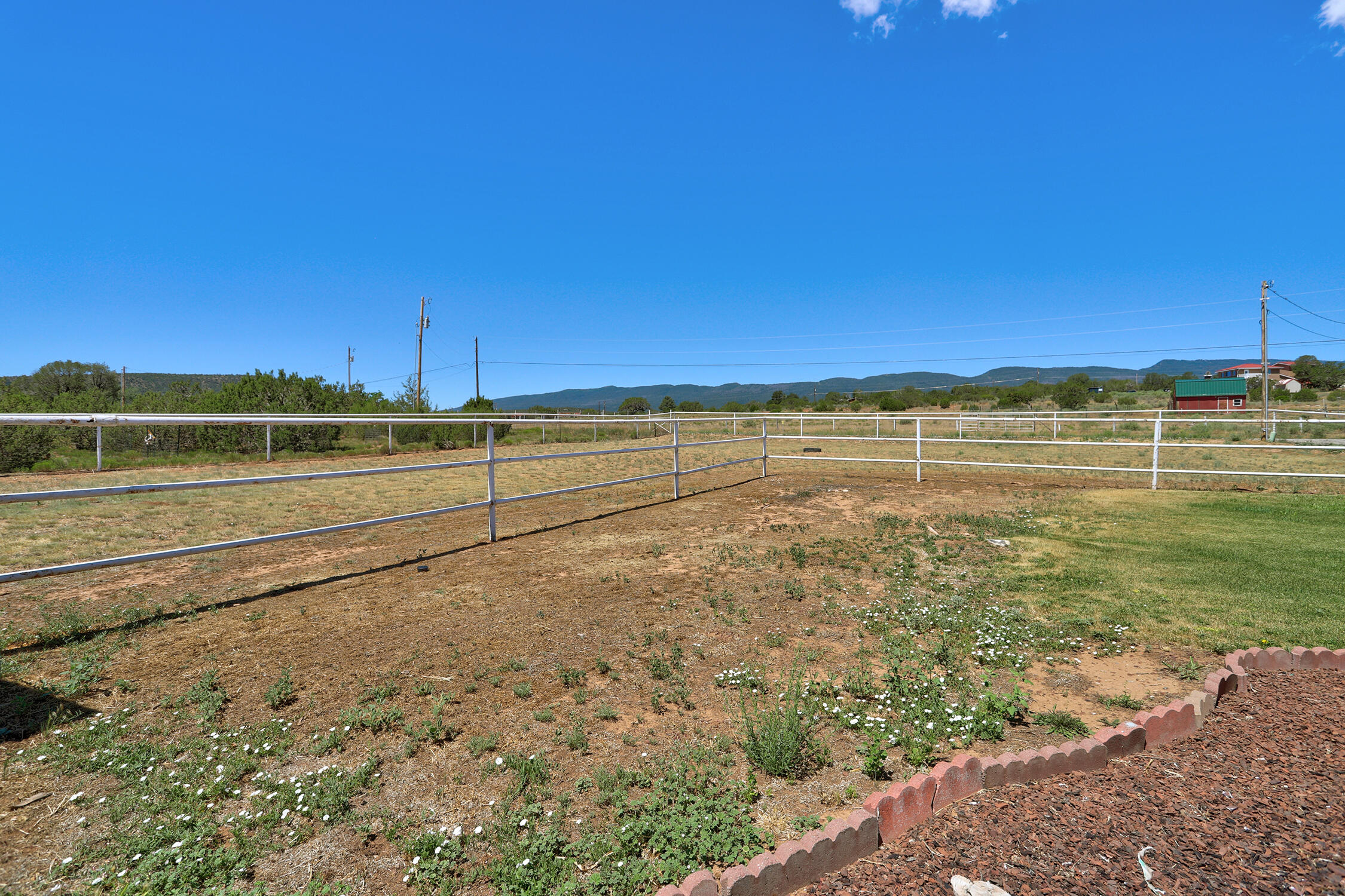 Photo 4 — 16 Stagecoach Junction Road