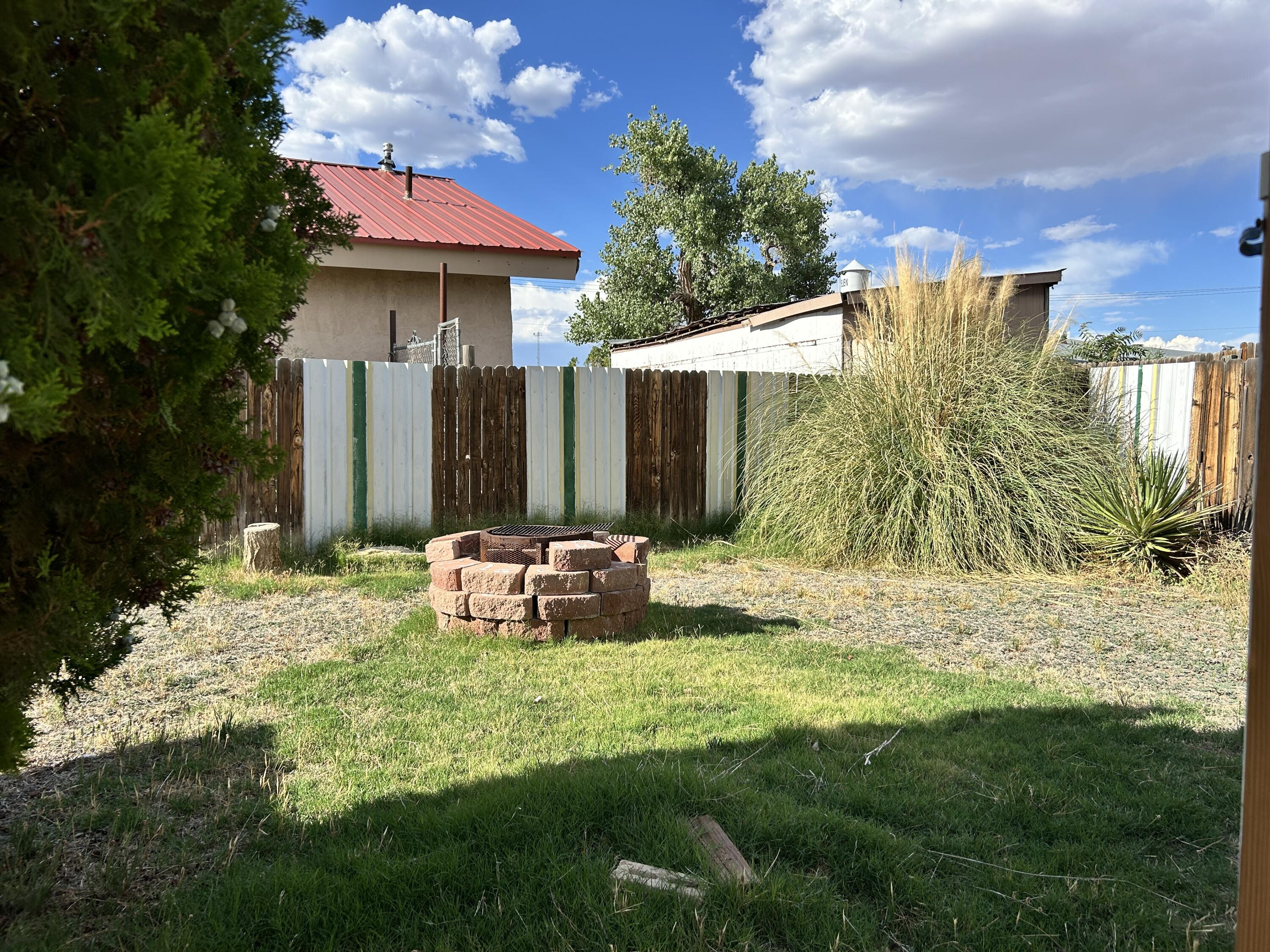 Photo 2 — 607 1/2 Baca Avenue