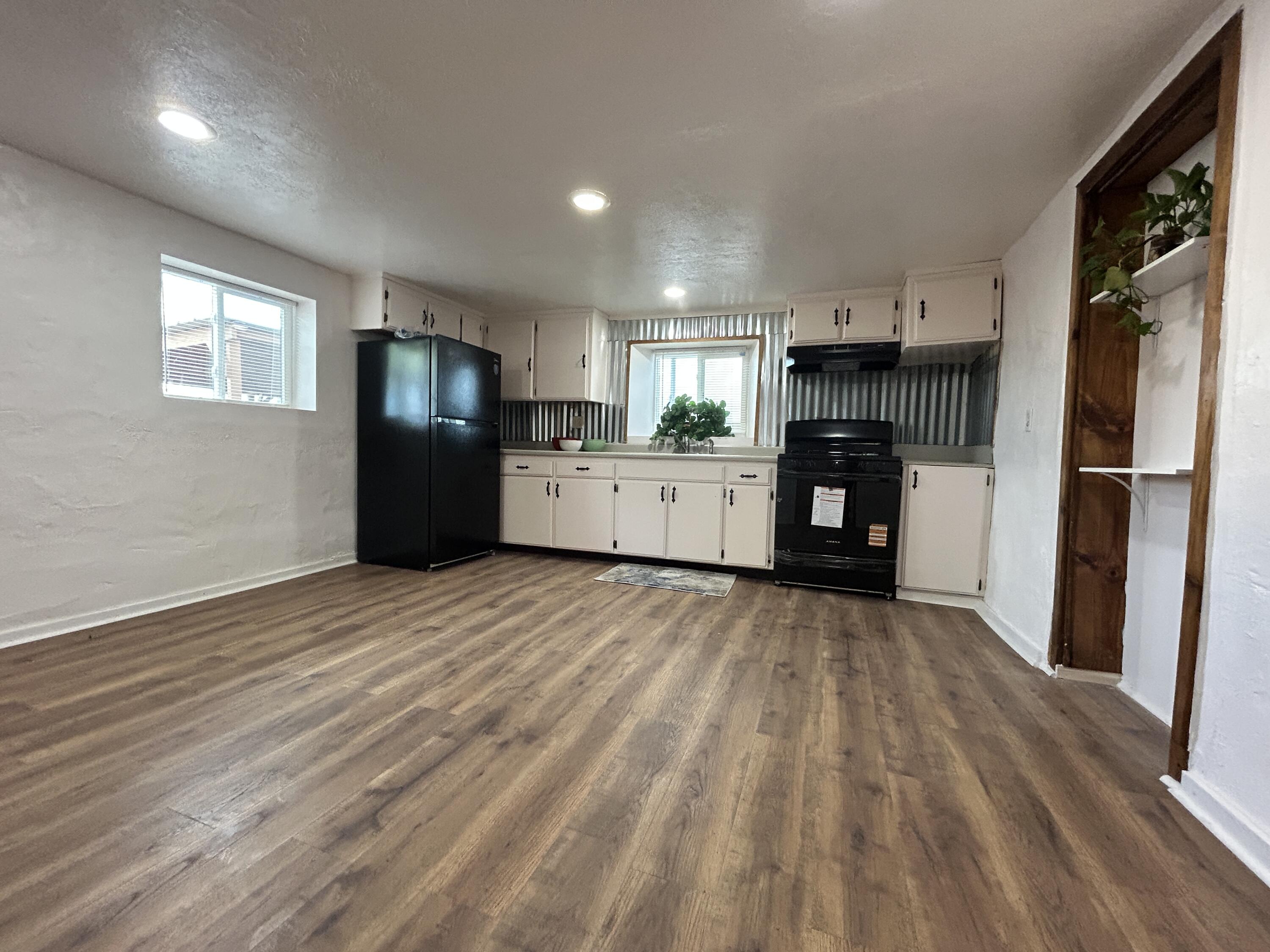 Photo 3 — 607 1/2 Baca Avenue