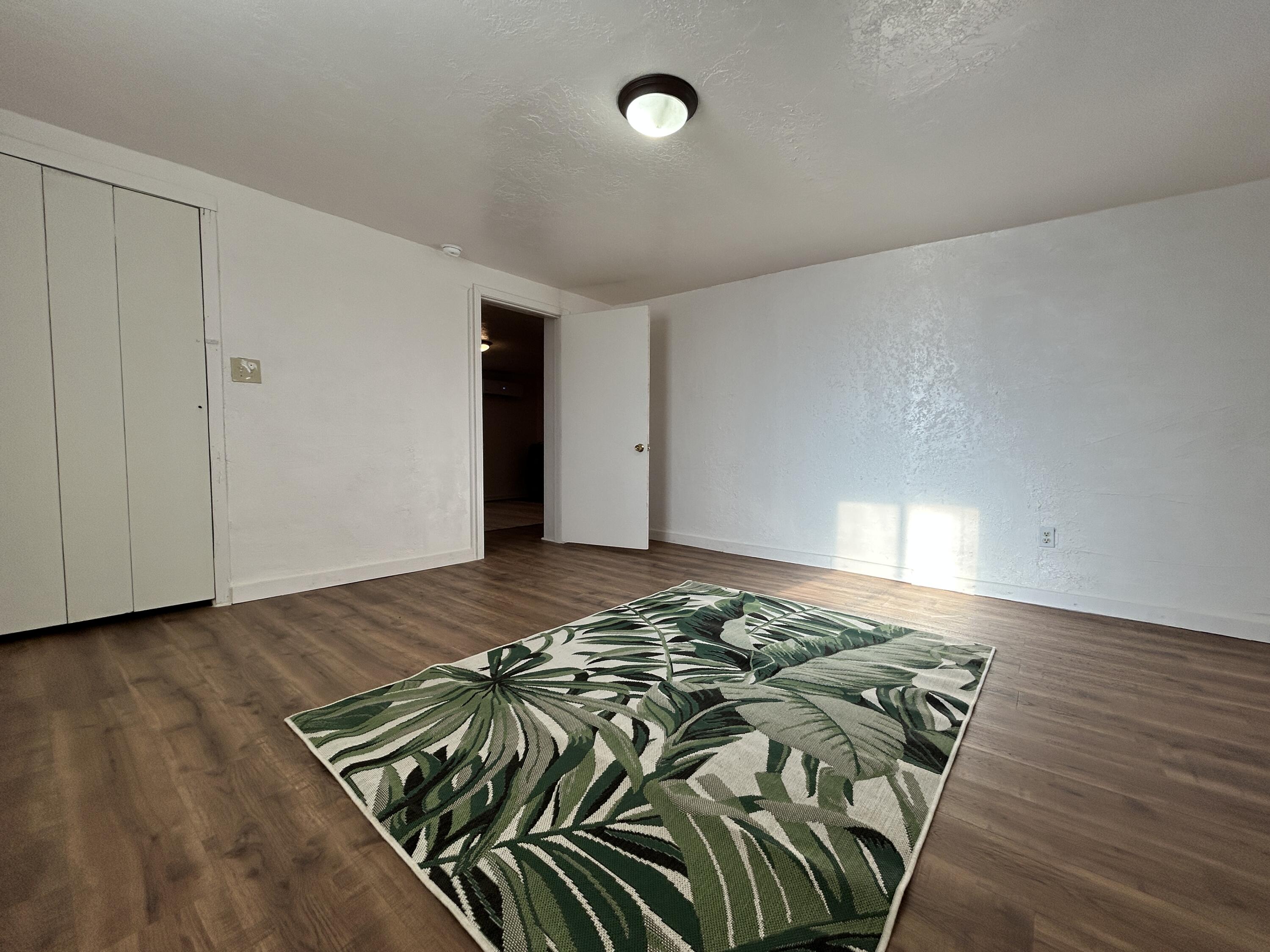 Photo 9 — 607 1/2 Baca Avenue