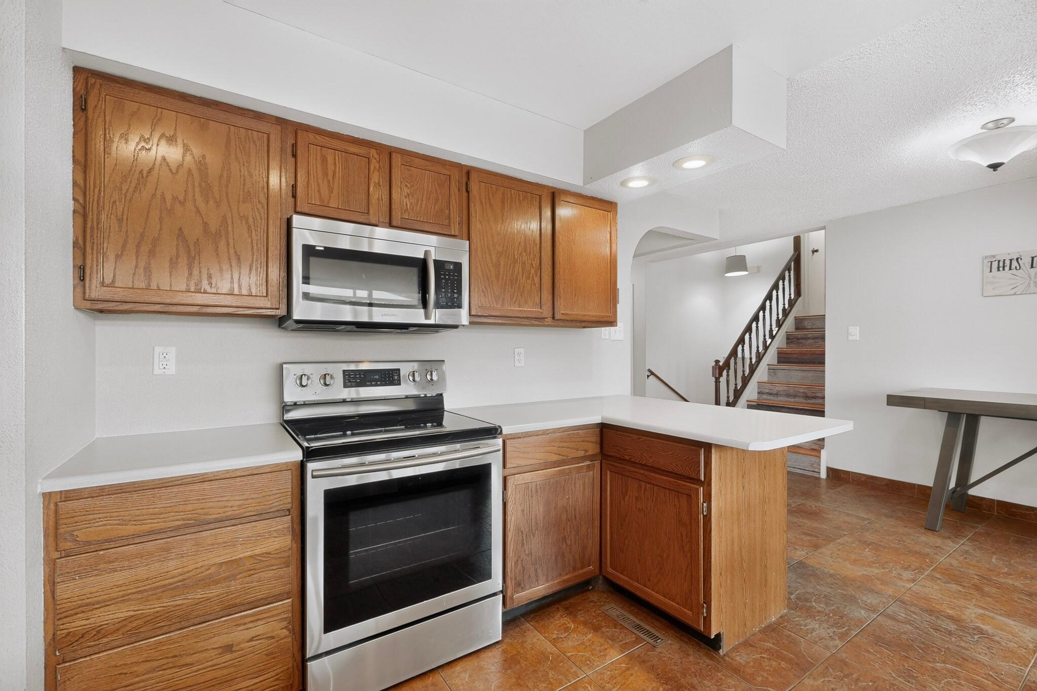 Photo 18 — 3605 Chelwood Park Boulevard NE
