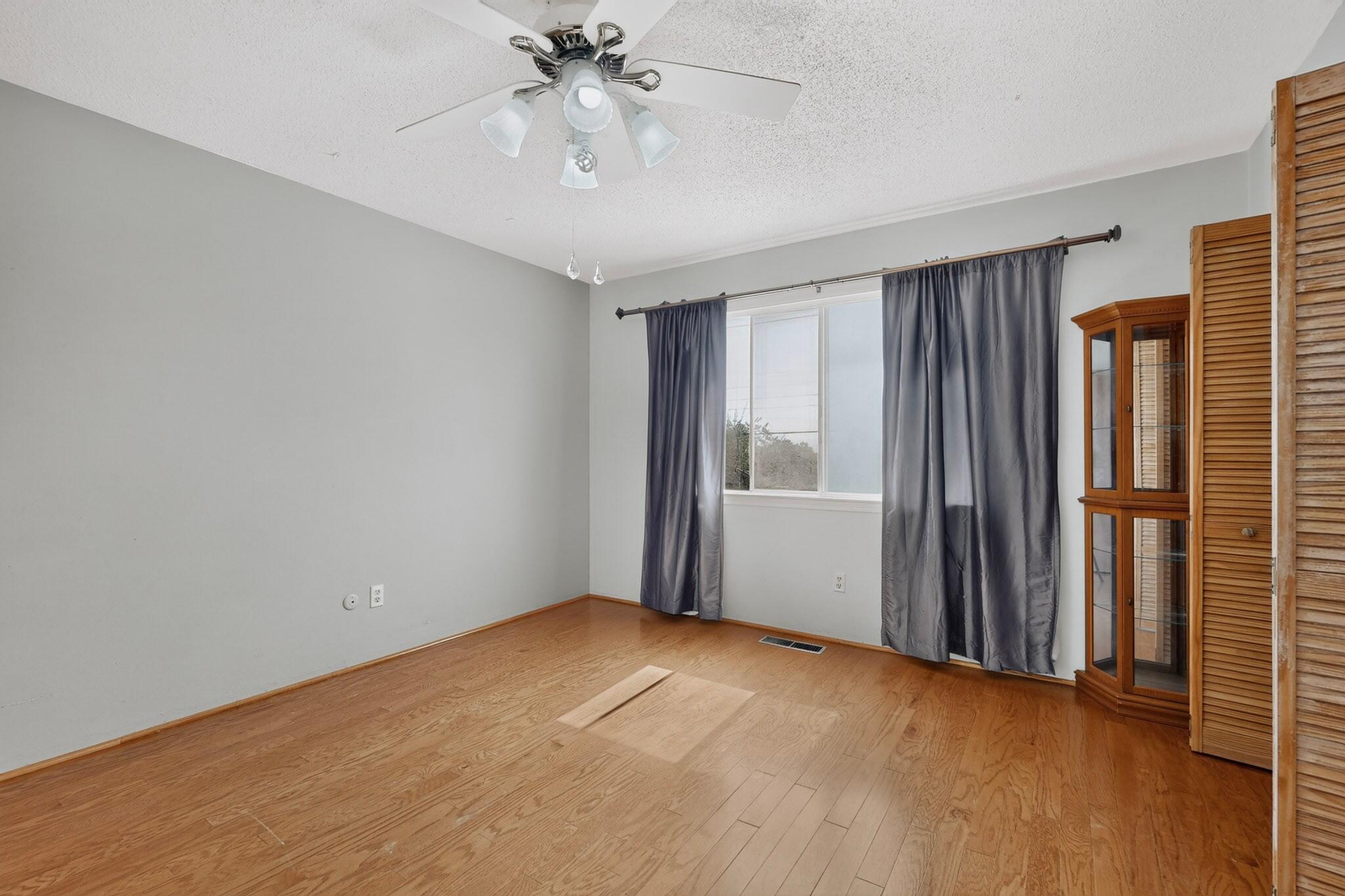 Photo 11 — 3605 Chelwood Park Boulevard NE