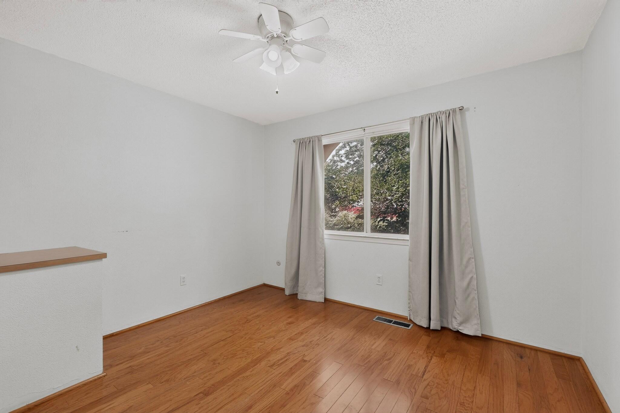 Photo 8 — 3605 Chelwood Park Boulevard NE