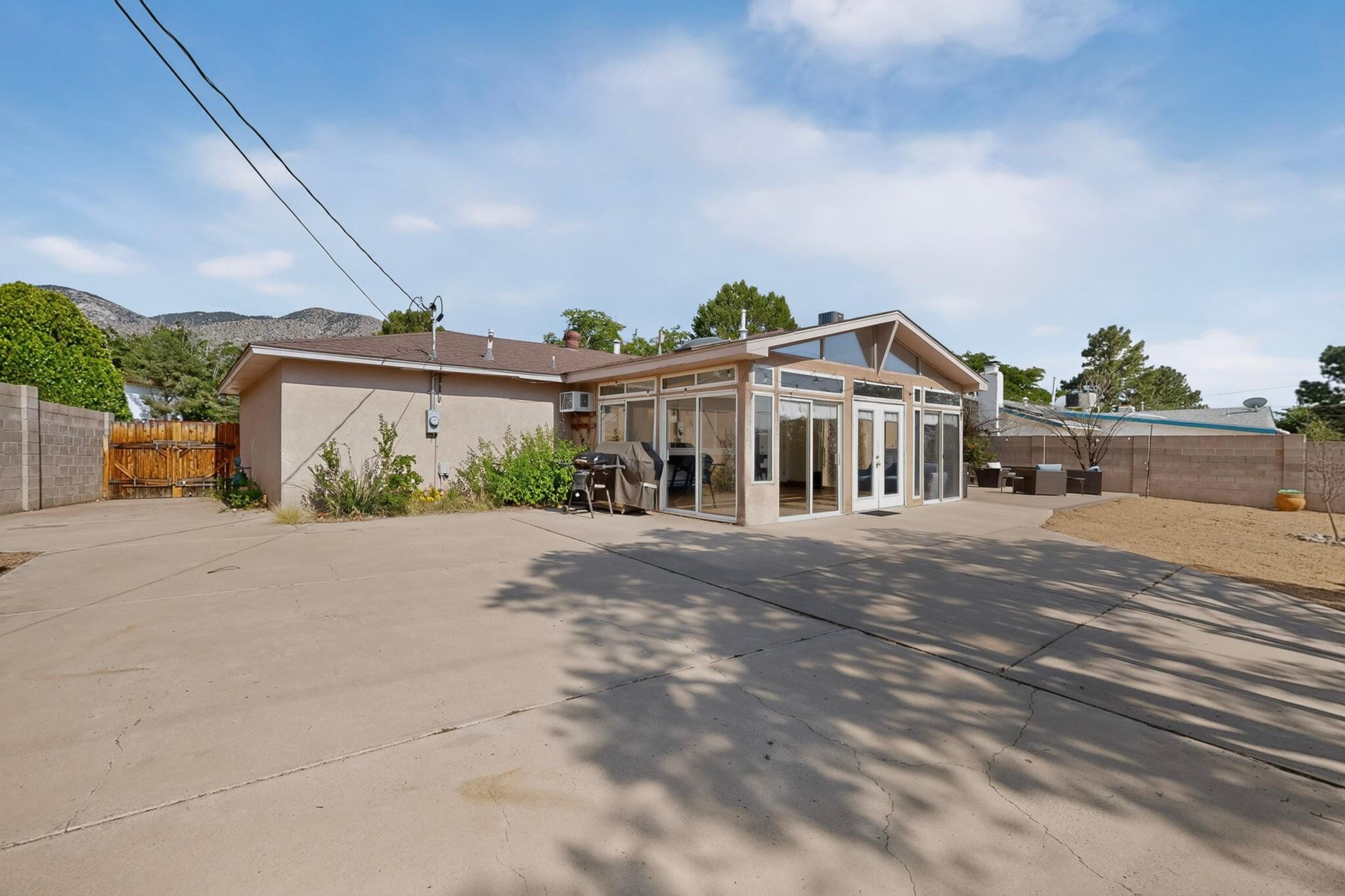 Photo 6 — 3605 Chelwood Park Boulevard NE