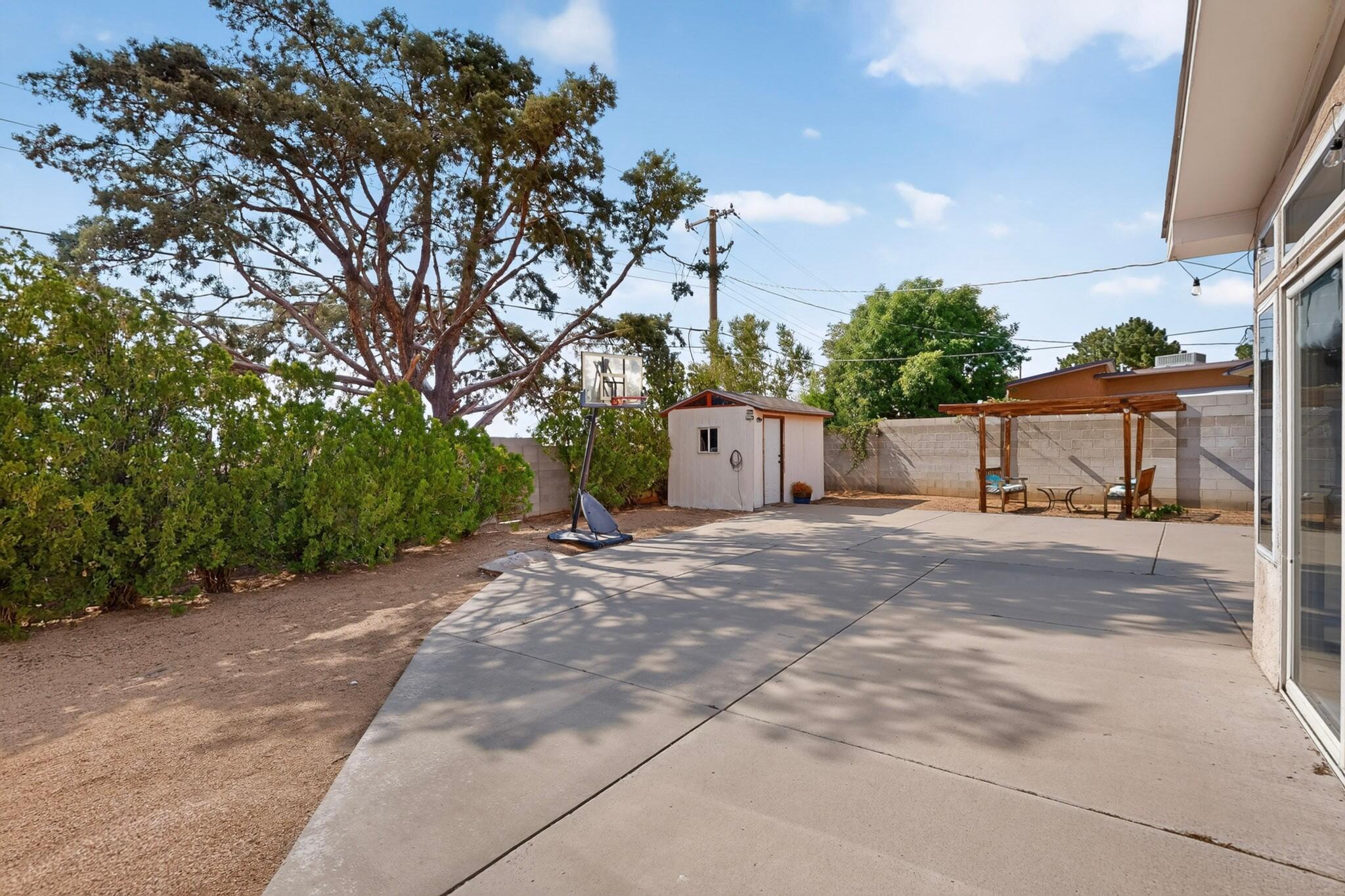 Photo 4 — 3605 Chelwood Park Boulevard NE