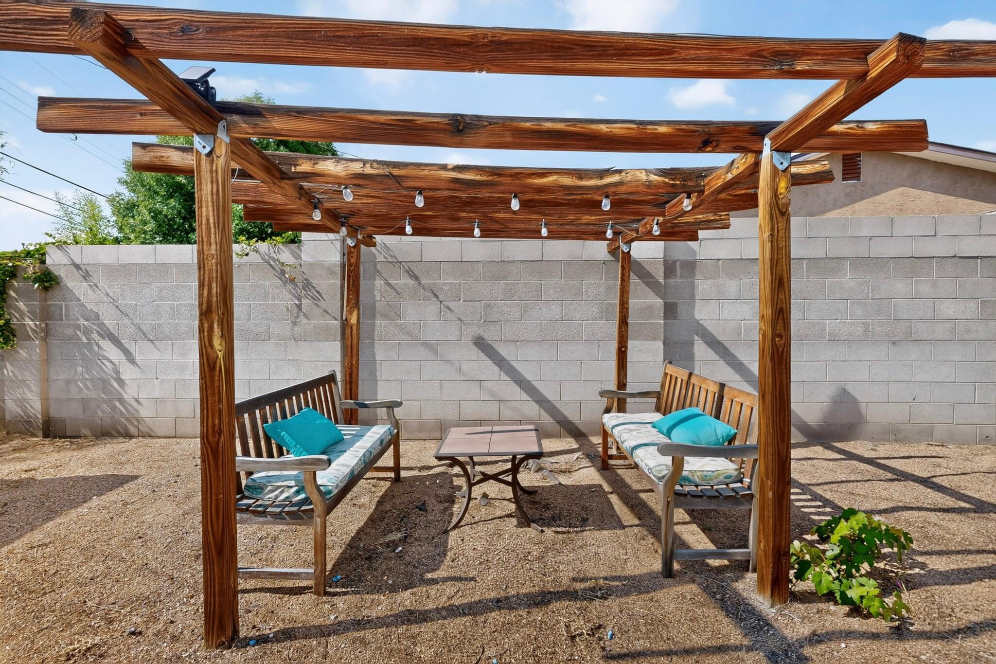 Photo 2 — 3605 Chelwood Park Boulevard NE