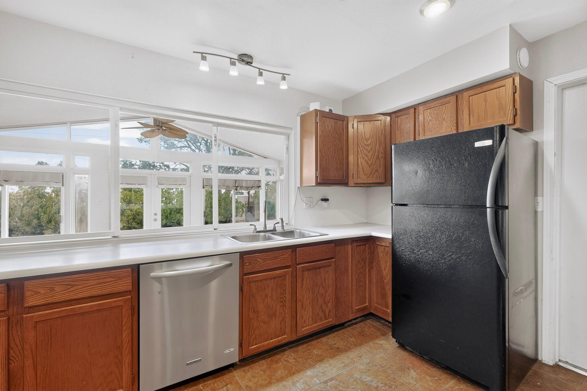 Photo 17 — 3605 Chelwood Park Boulevard NE