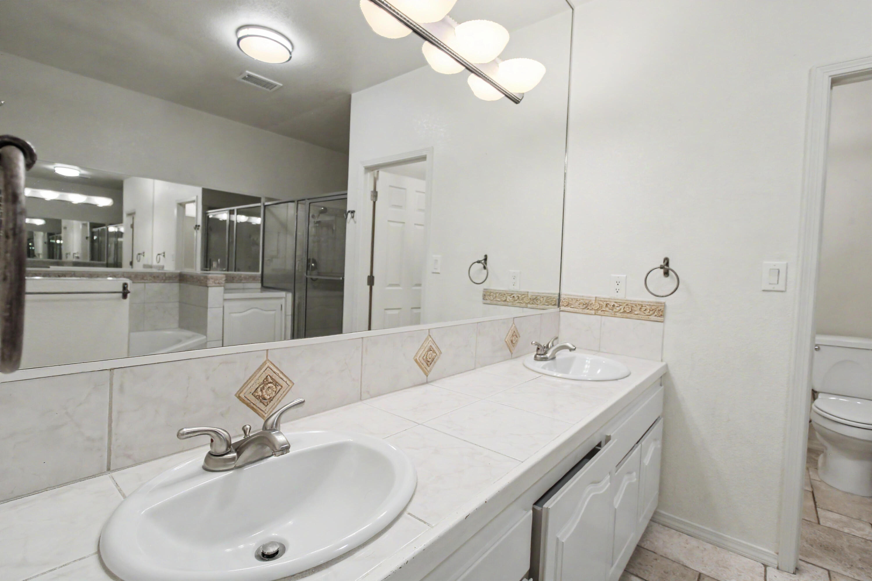 Photo 10 — 6316 Wilmington NE