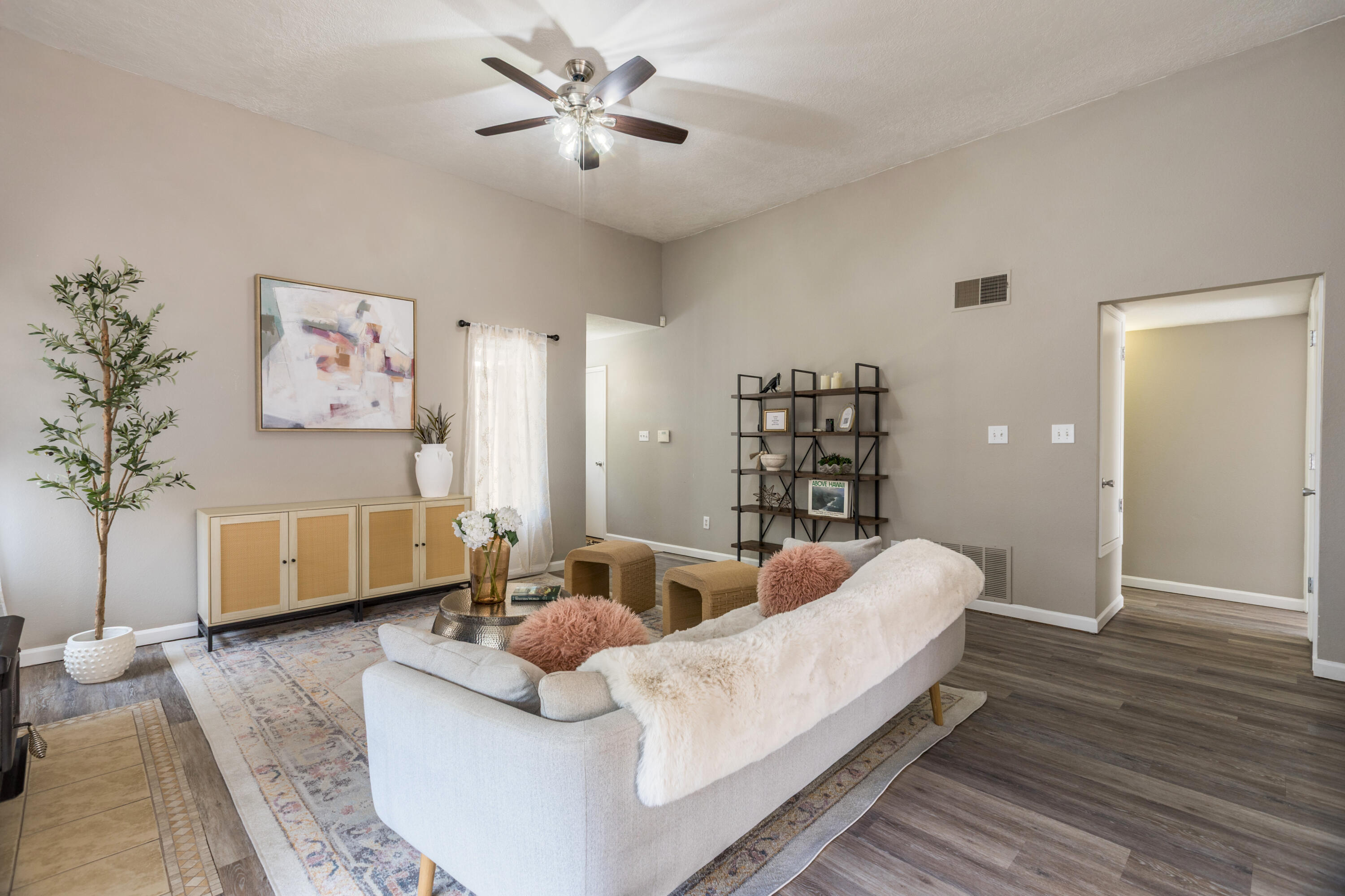 Photo 5 — 10241 Las Casitas Court NE