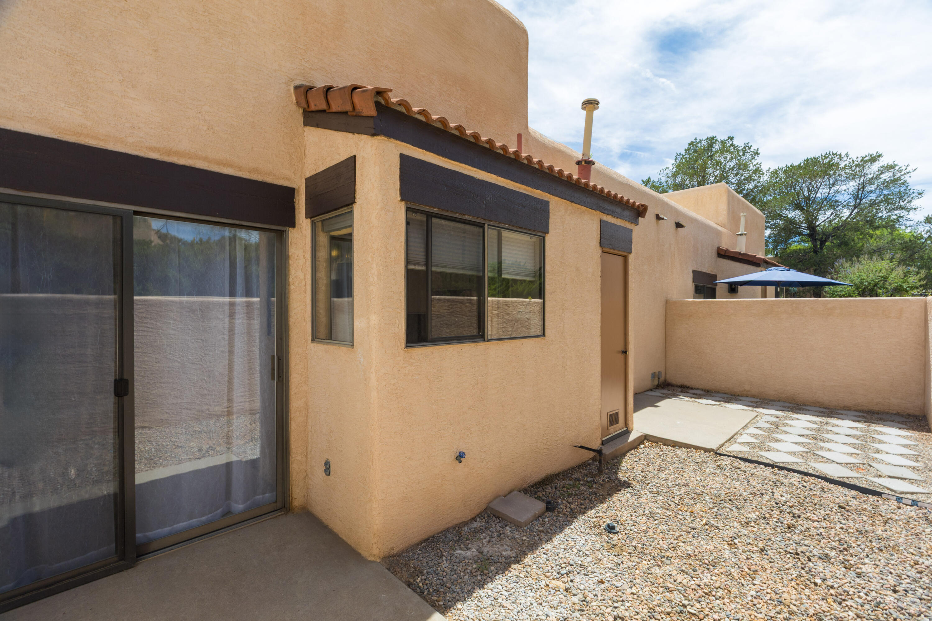 Photo 15 — 10241 Las Casitas Court NE