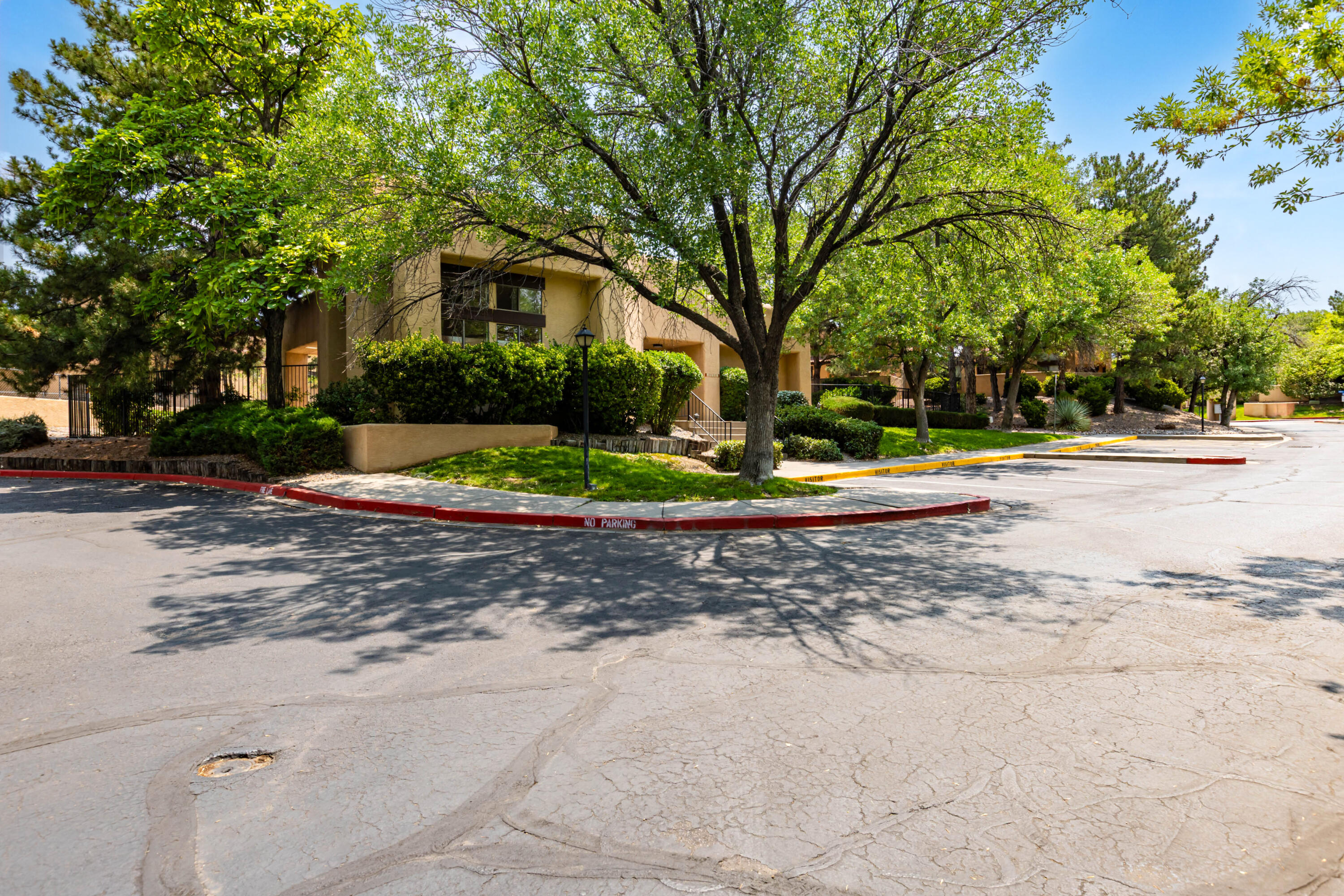 Photo 4 — 10241 Las Casitas Court NE