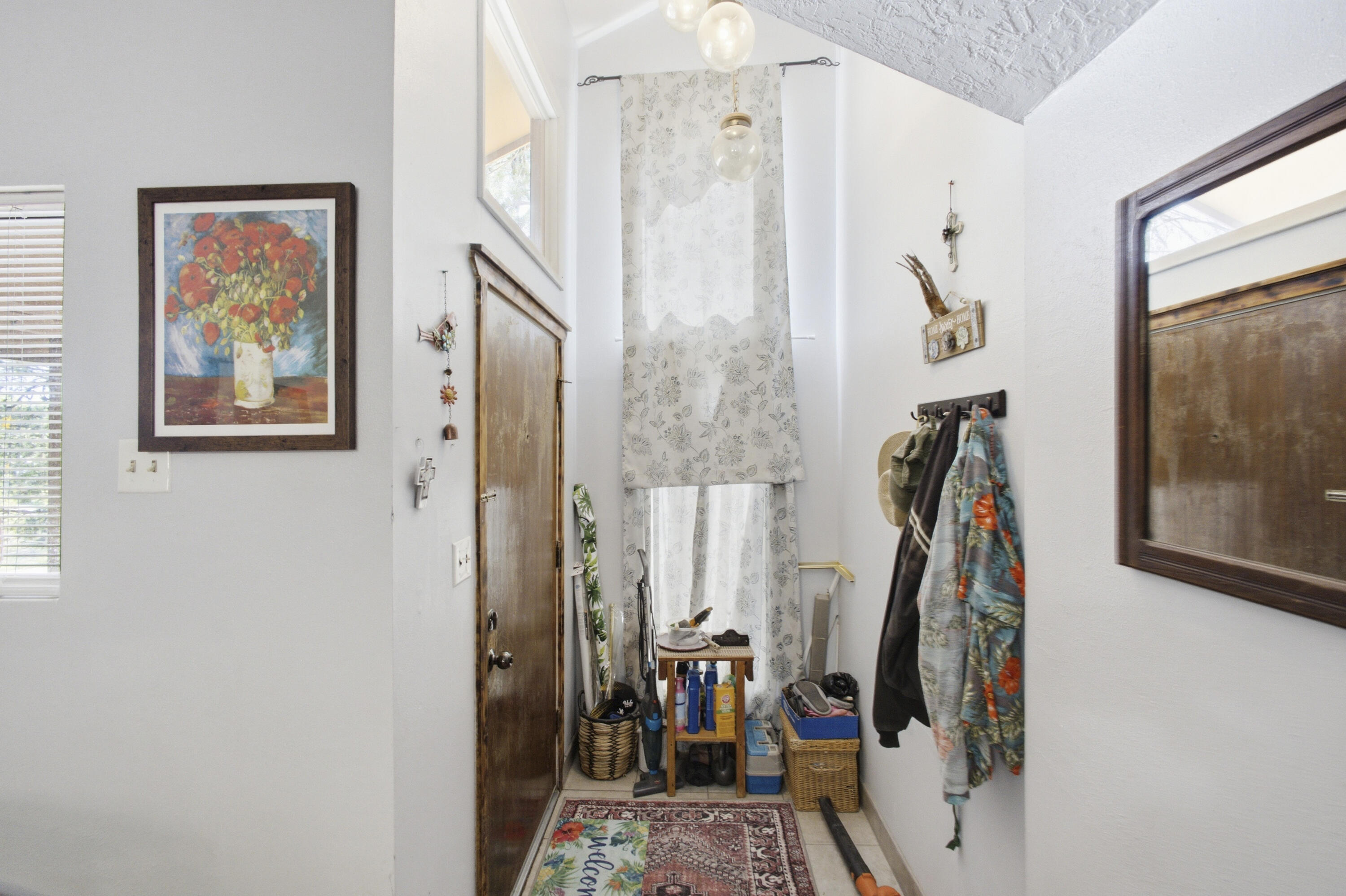 Photo 8 — 124 N Pershing Street