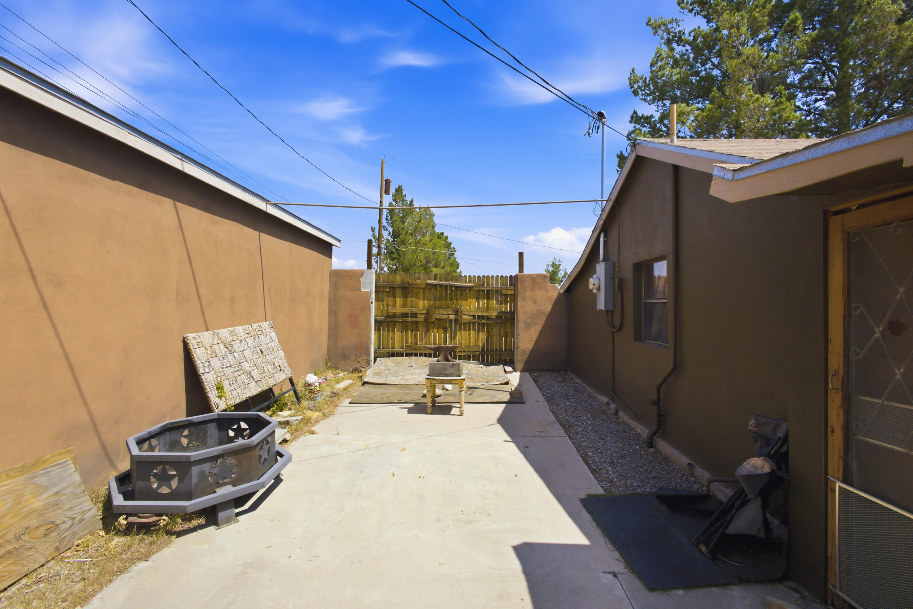 Photo 3 — 124 N Pershing Street