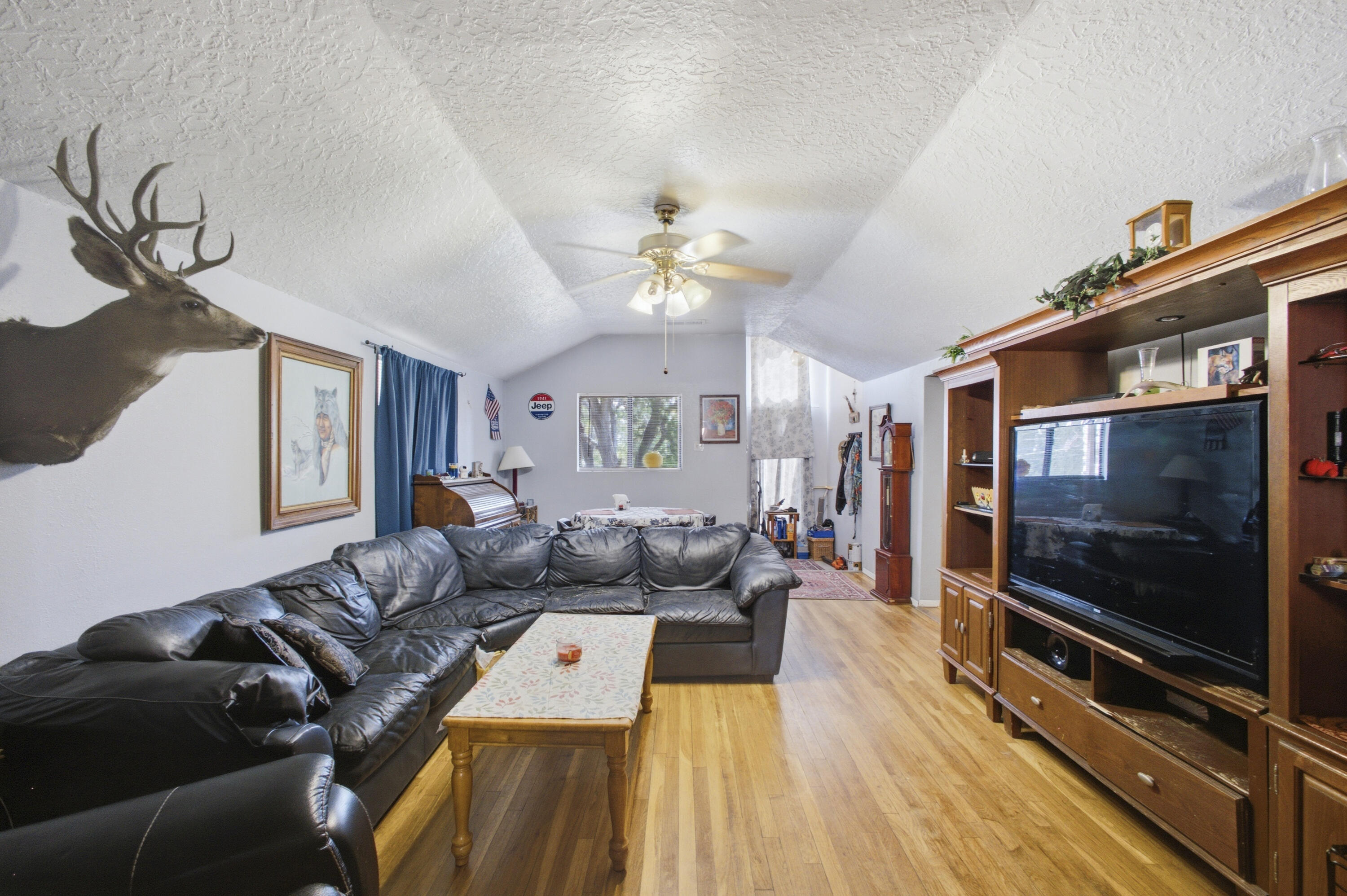 Photo 18 — 124 N Pershing Street