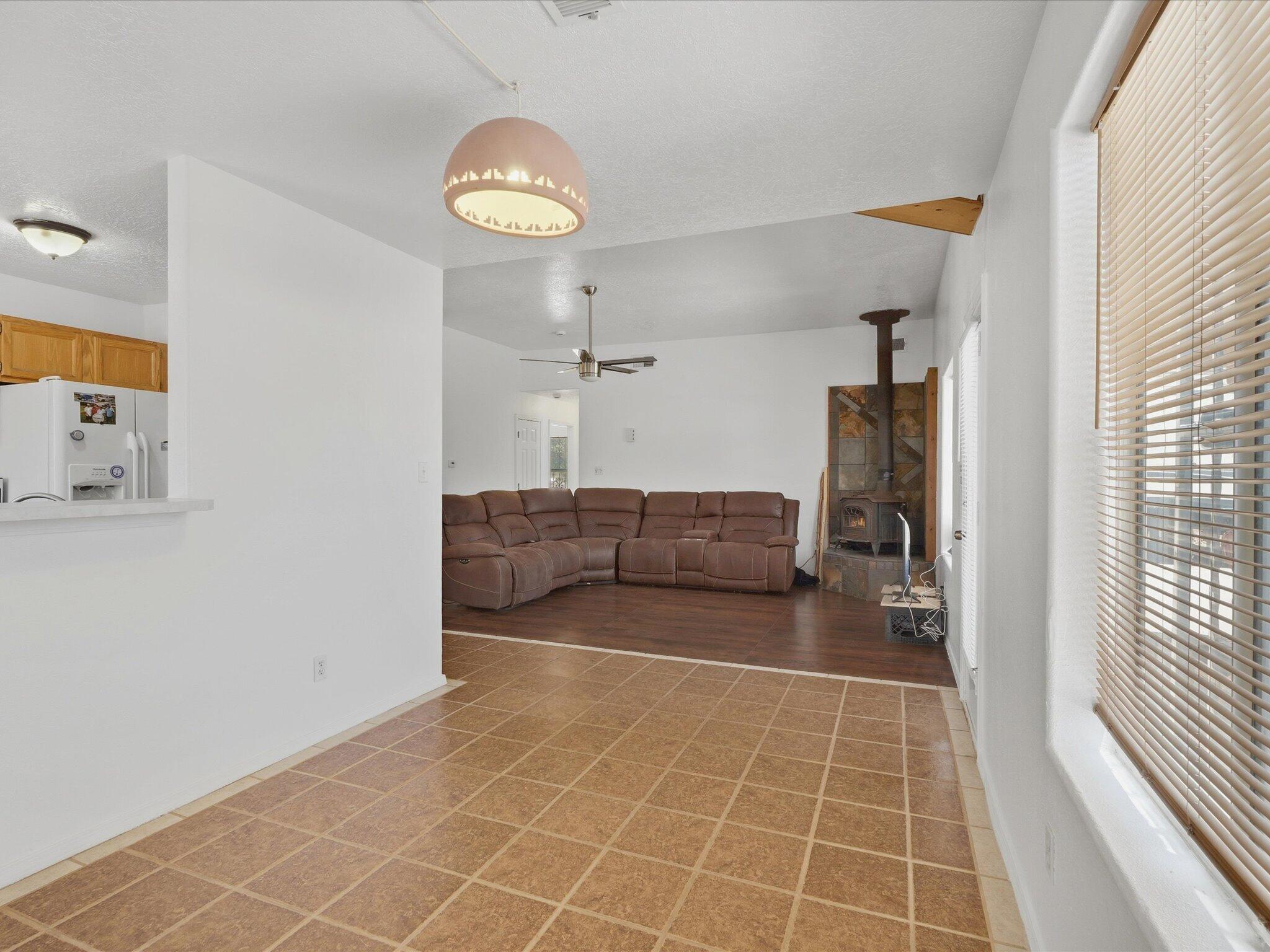 Photo 9 — 342 Sunset Farm Place SW