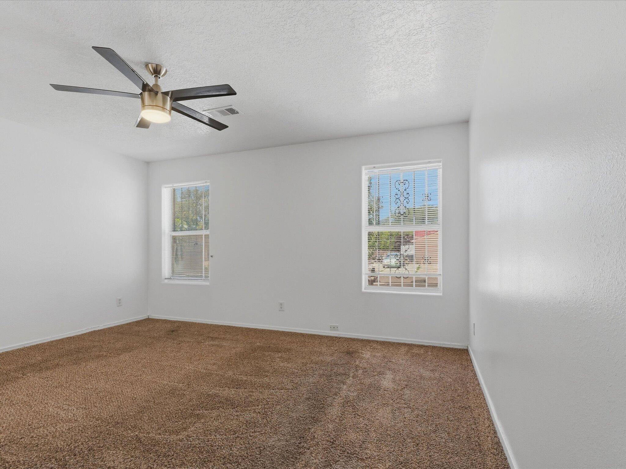 Photo 11 — 342 Sunset Farm Place SW