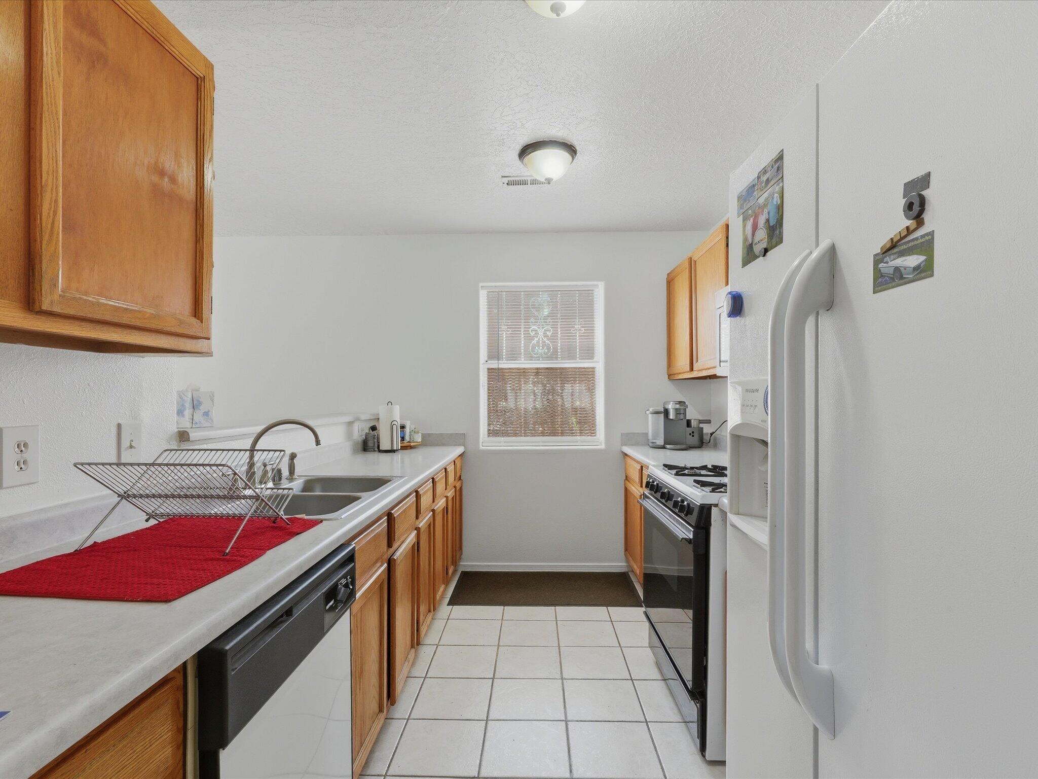 Photo 4 — 342 Sunset Farm Place SW