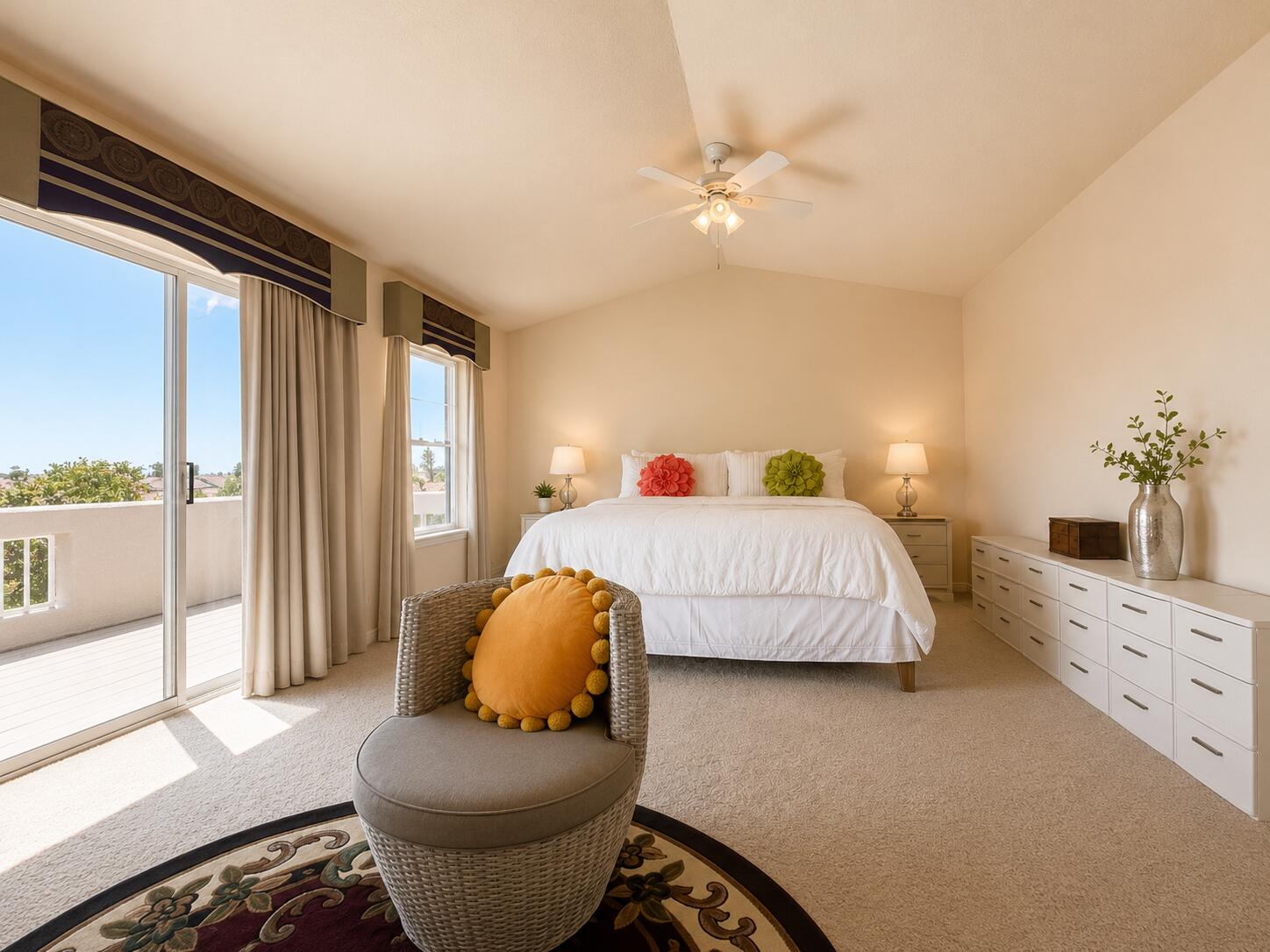 Photo 9 — 10400 Ridgecircle Drive NW