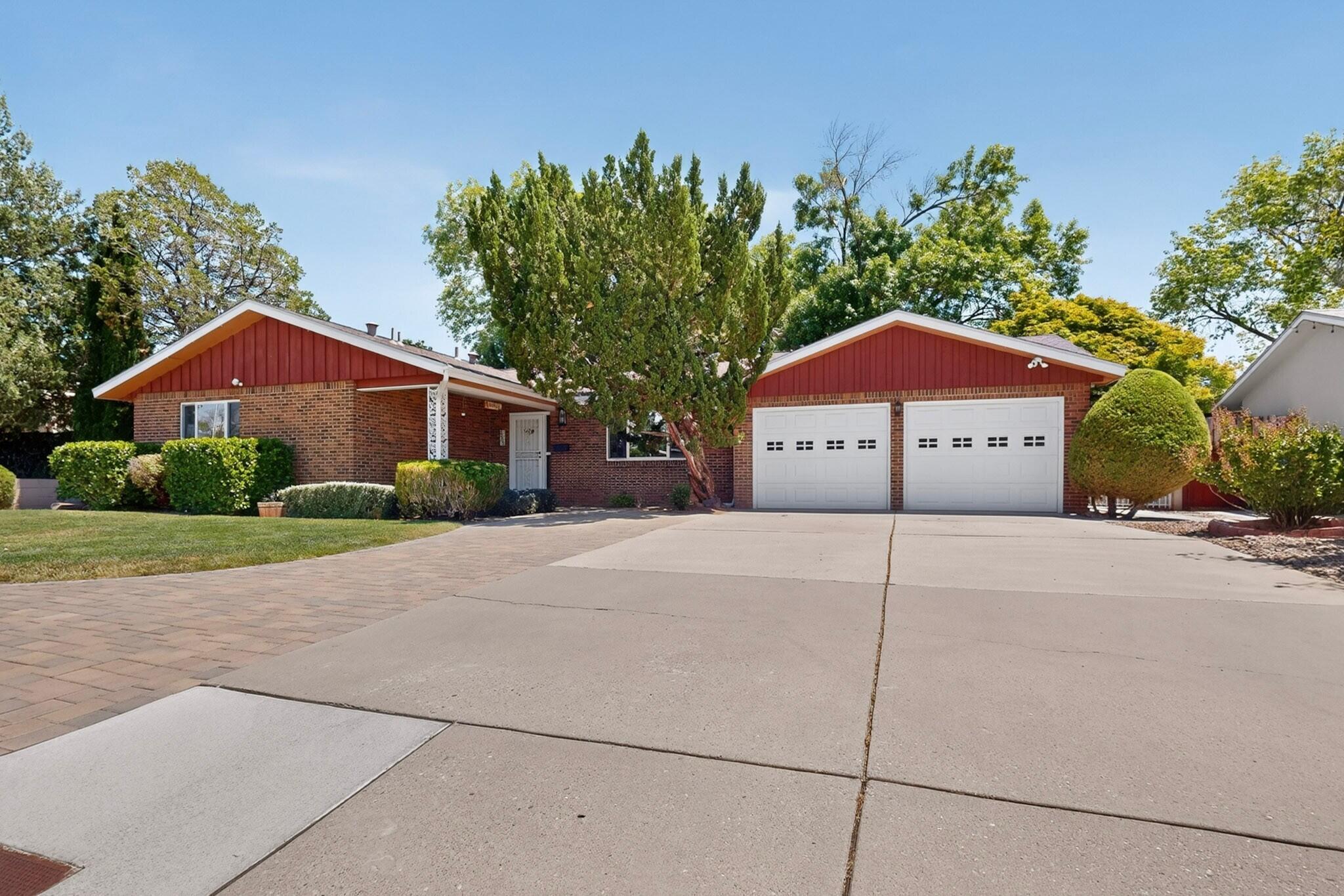 7720 El Conde Avenue NE
