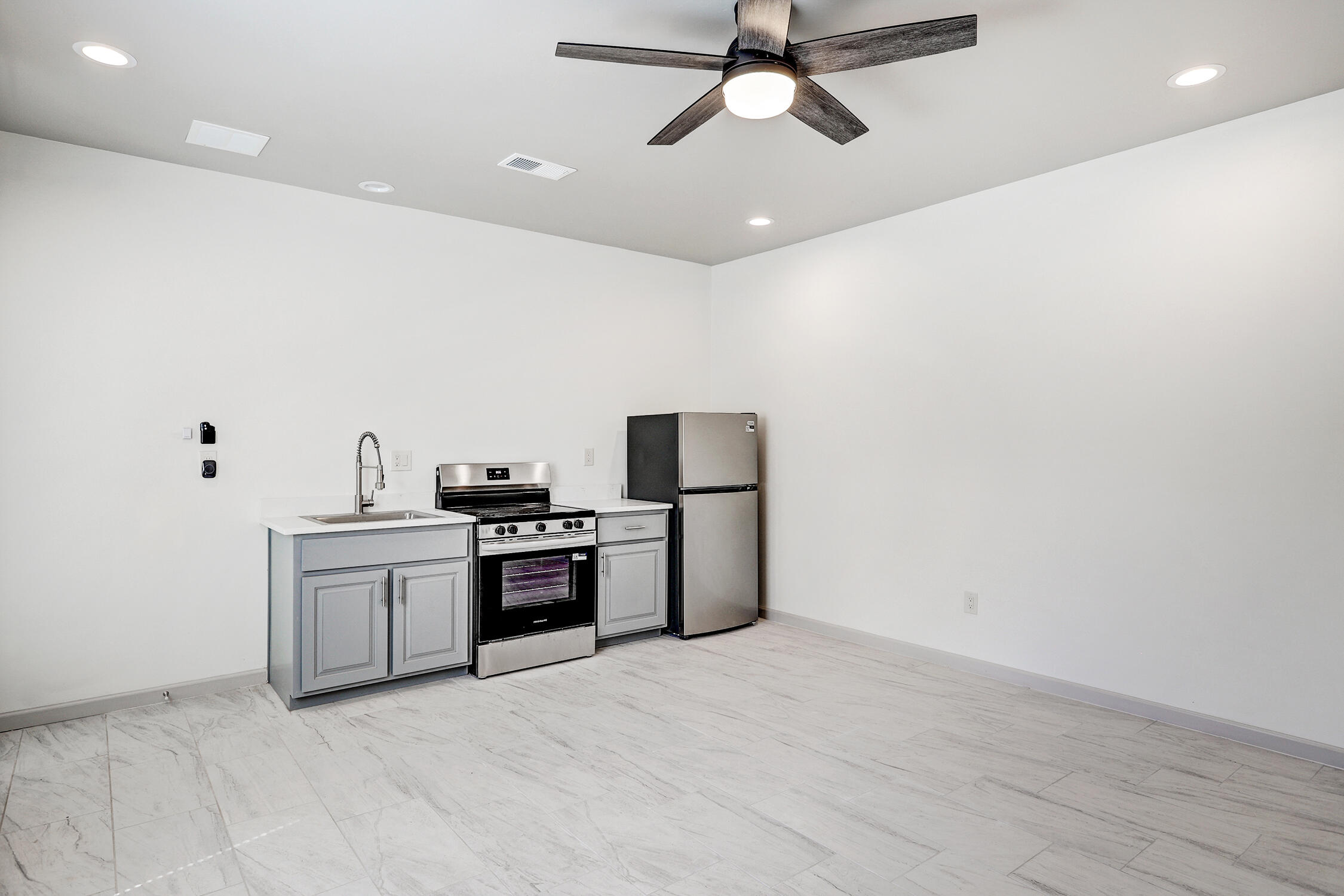 Photo 7 — 505 12th Avenue SE