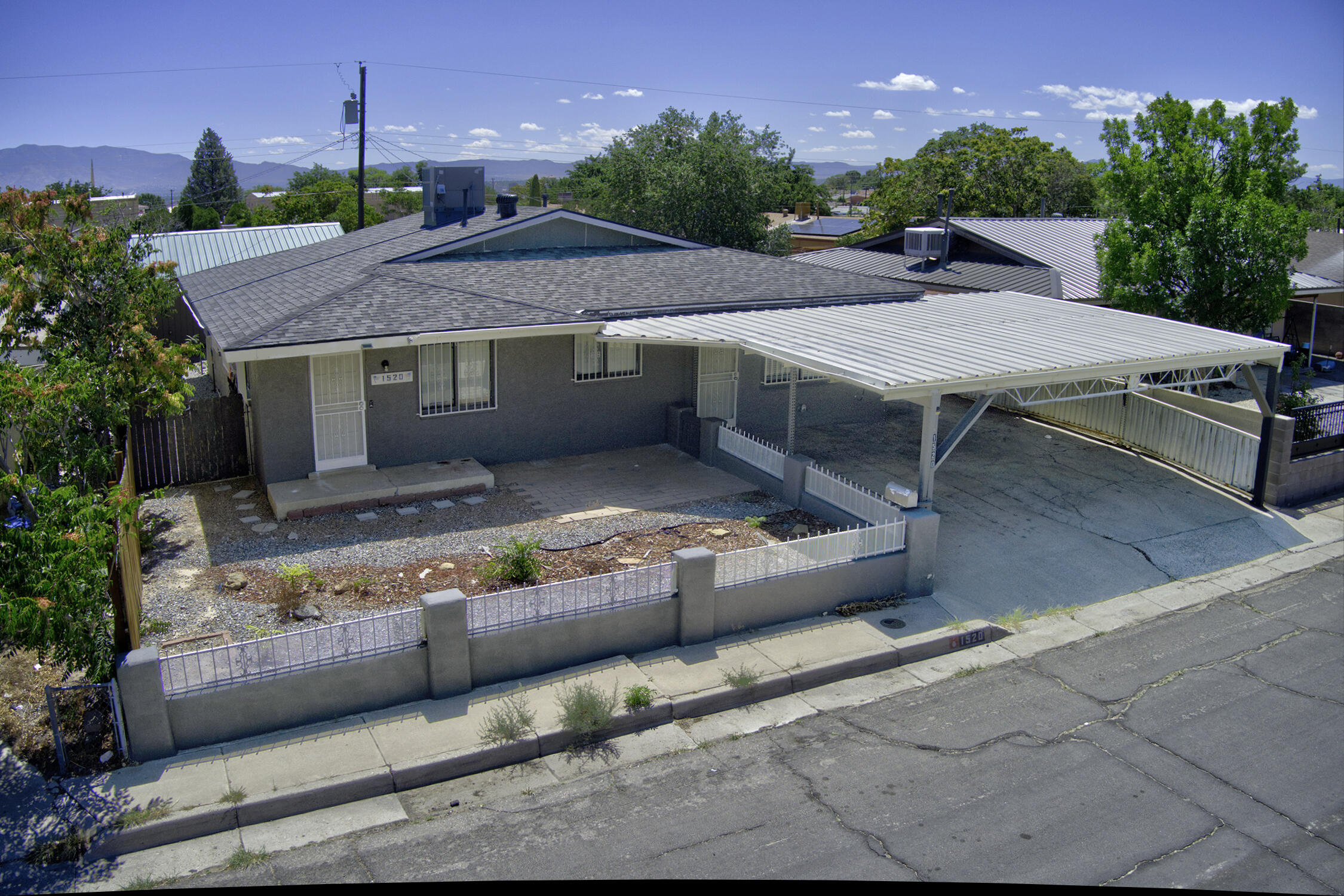 1520 55th Street NW, Albuquerque, NM 87105