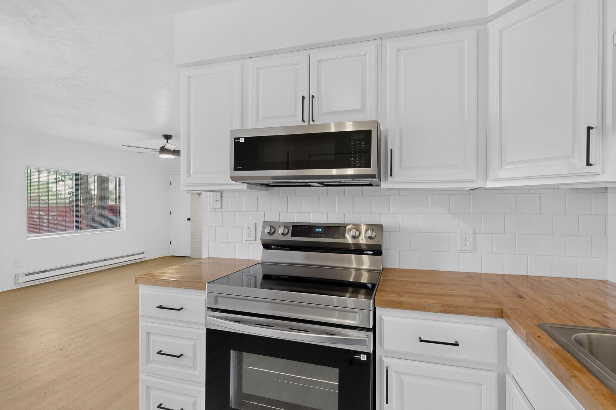 Photo 15 — 5000 Orion Avenue NW