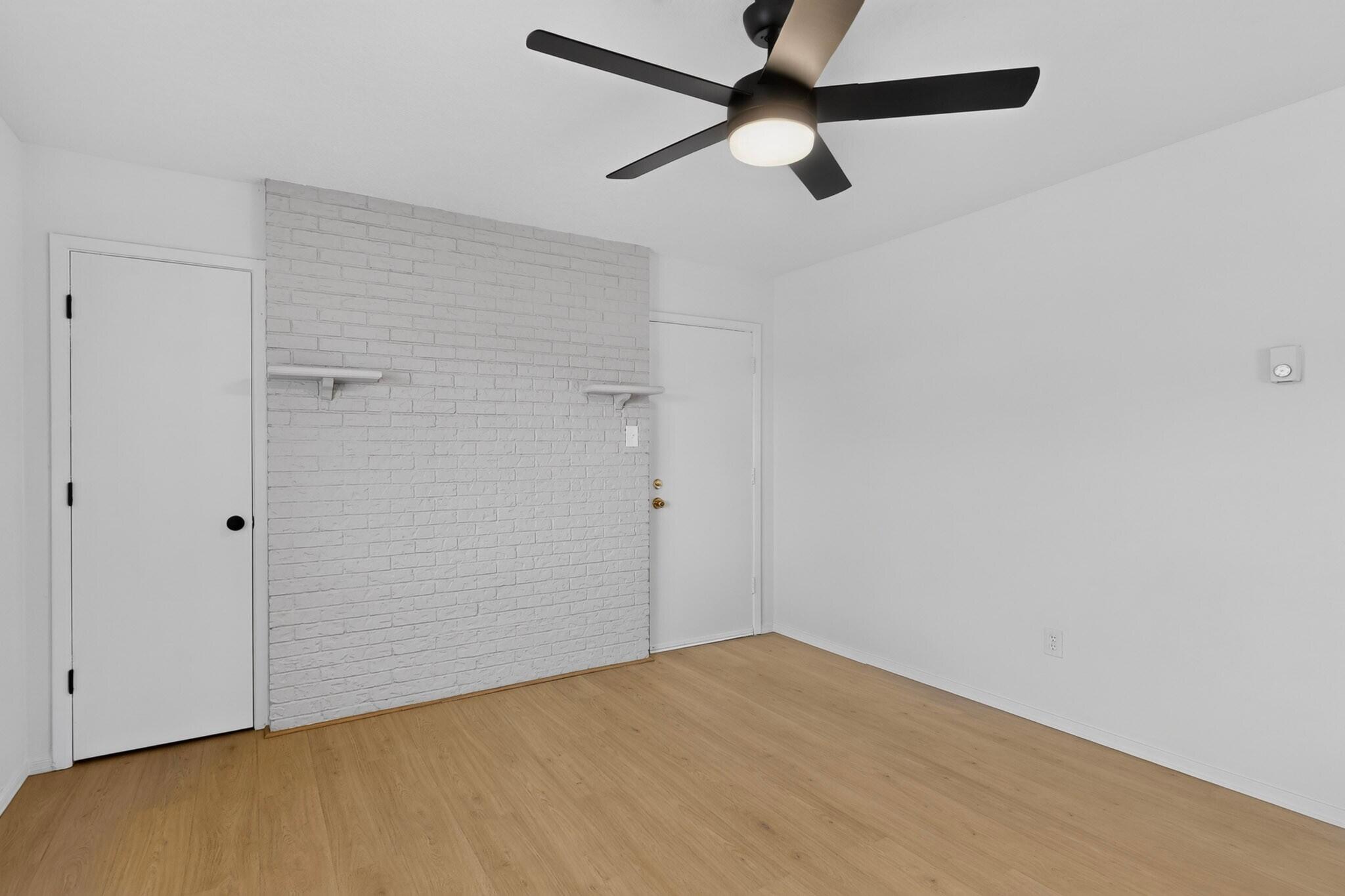 Photo 7 — 5000 Orion Avenue NW