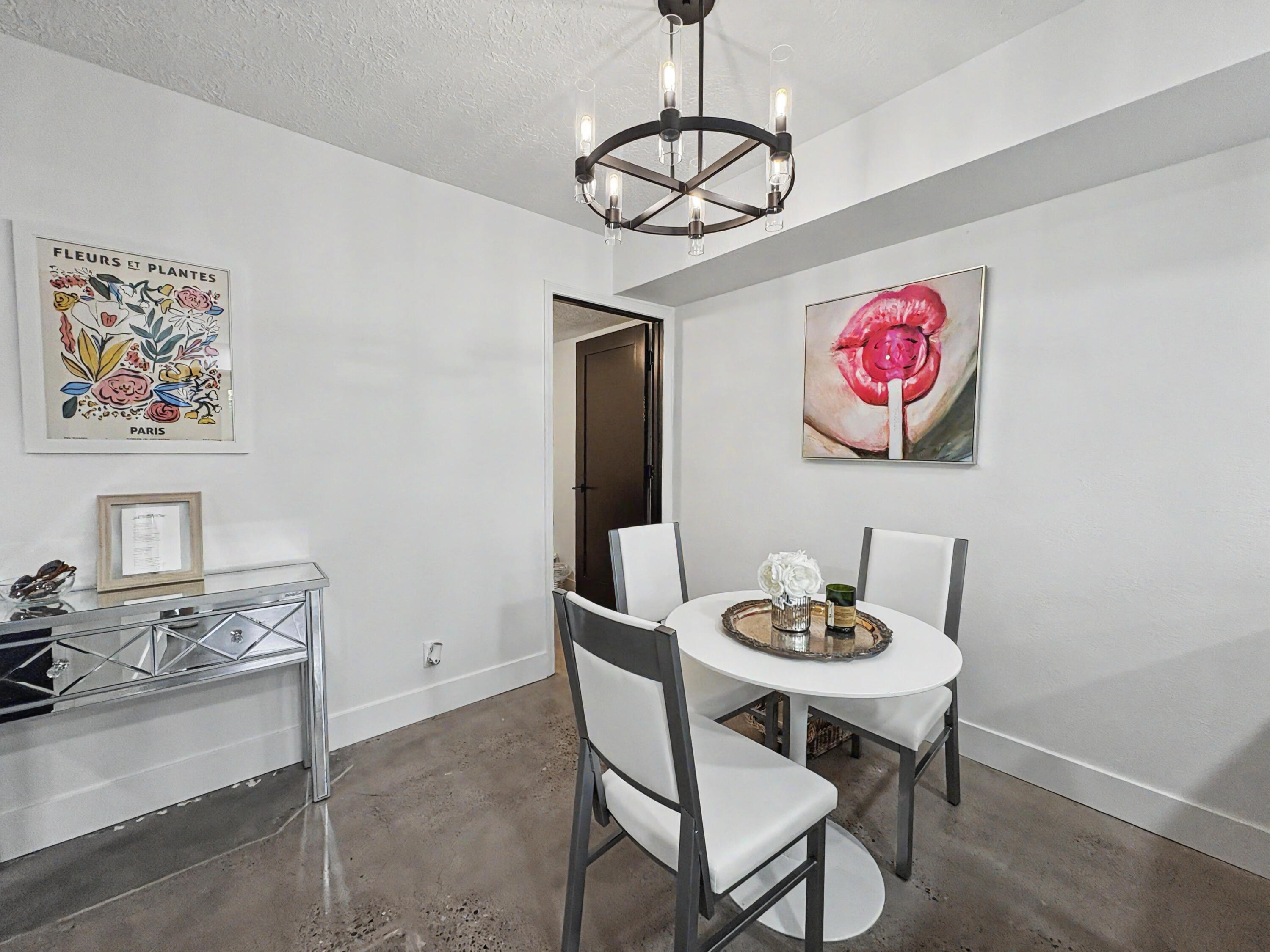 Photo 4 — 9608 Merion Circle NE