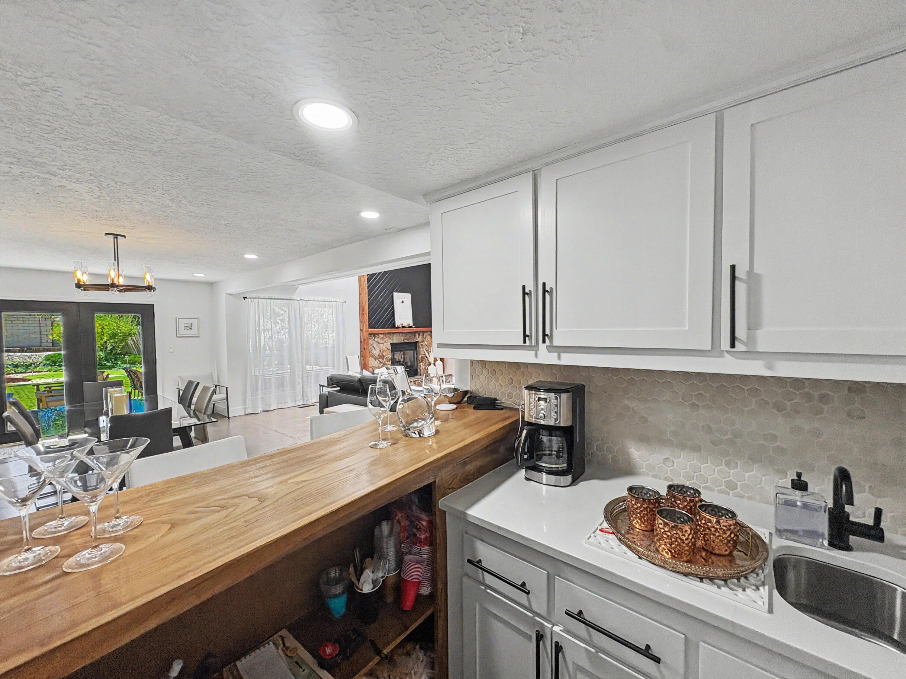 Photo 6 — 9608 Merion Circle NE
