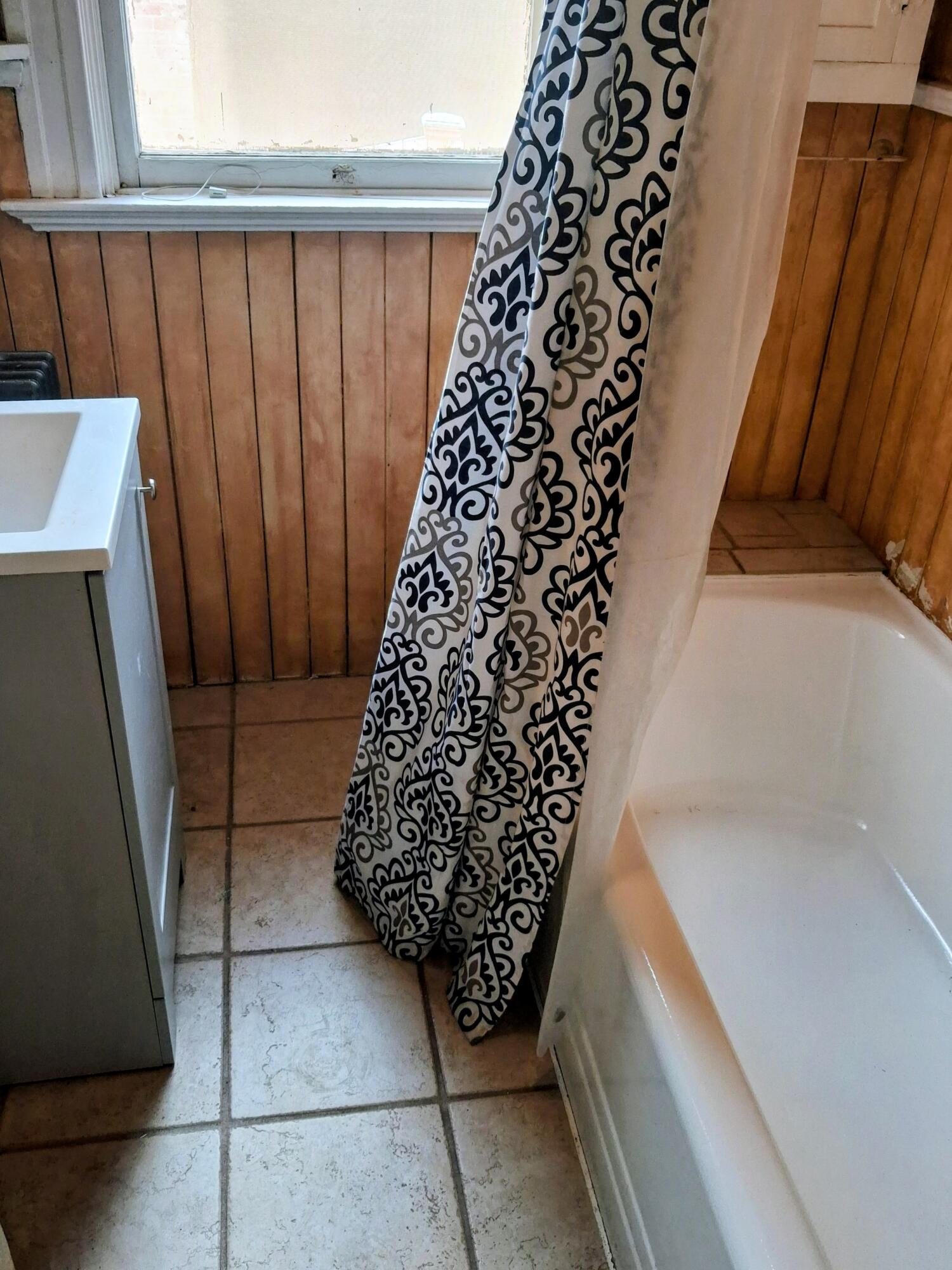 Photo 9 — 209 Edith Boulevard NE