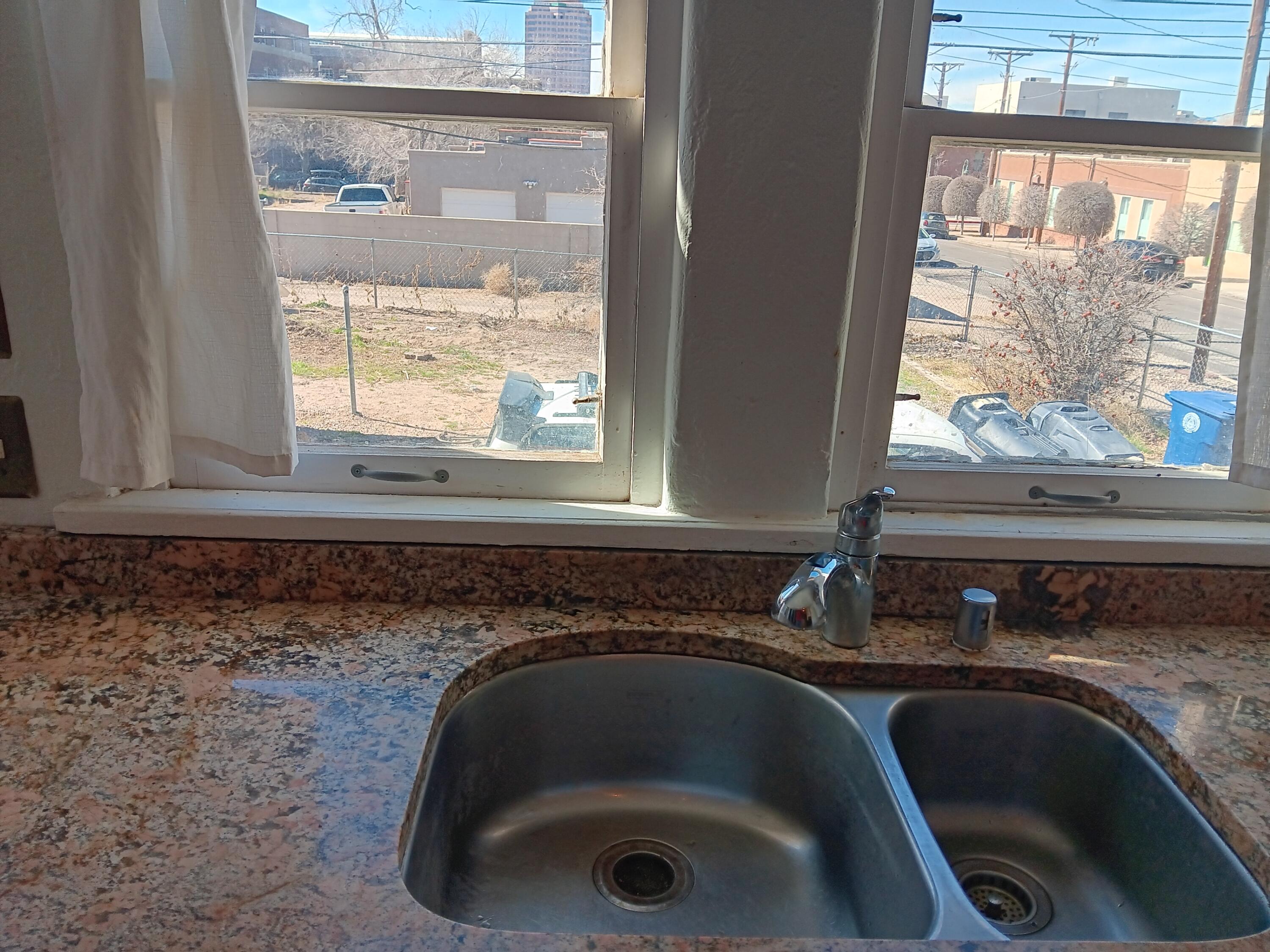 Photo 16 — 209 Edith Boulevard NE