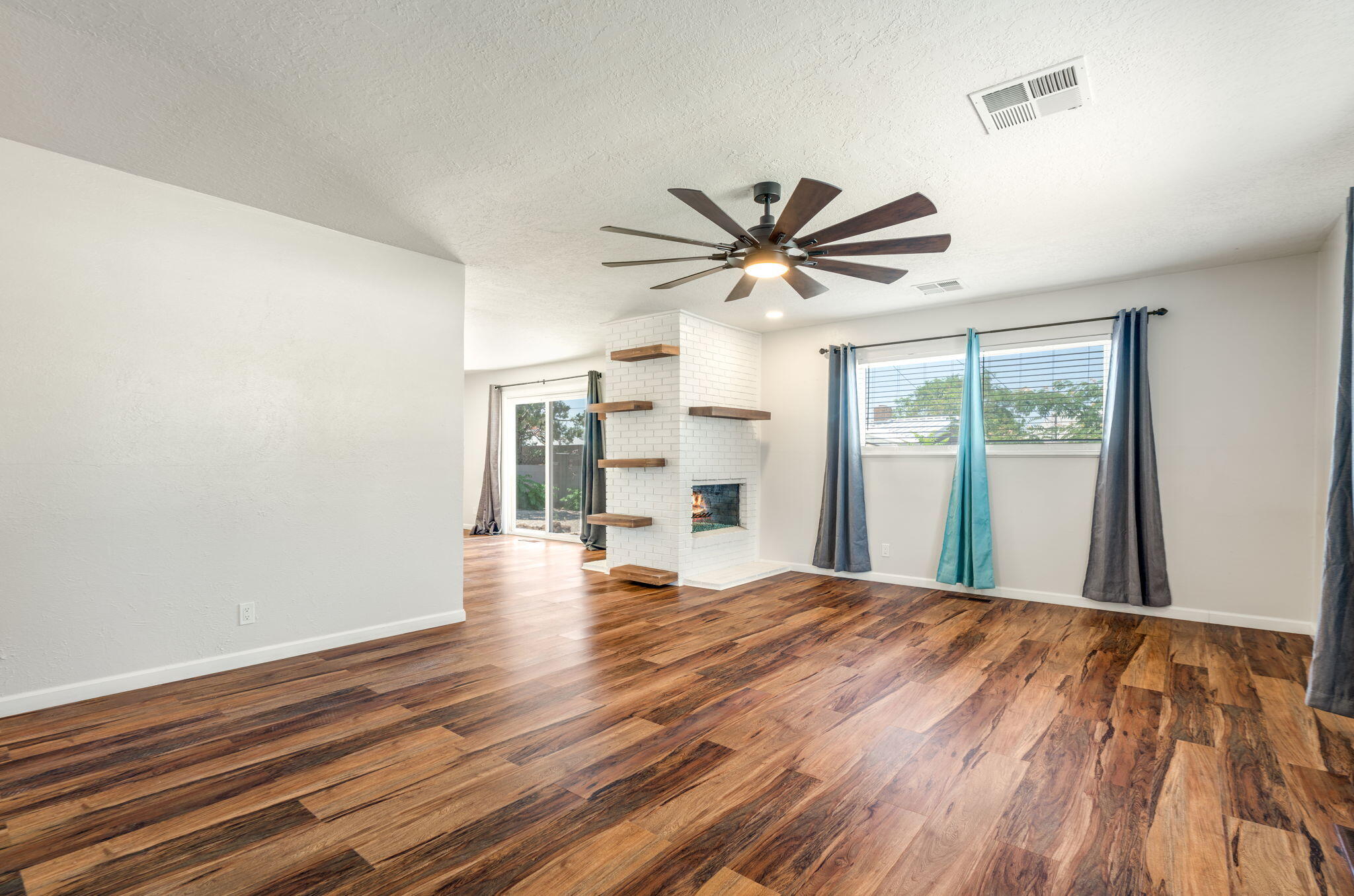 Photo 9 — 1409 Dorothy Street NE