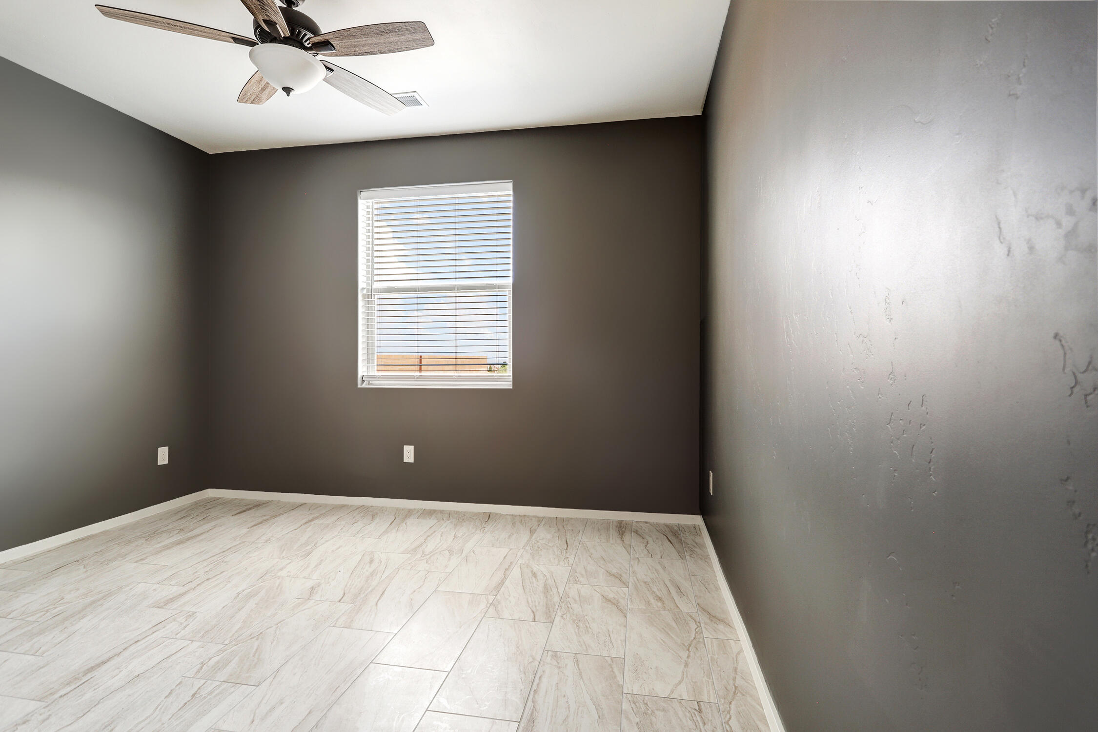 Photo 12 — 509 12th Avenue SE