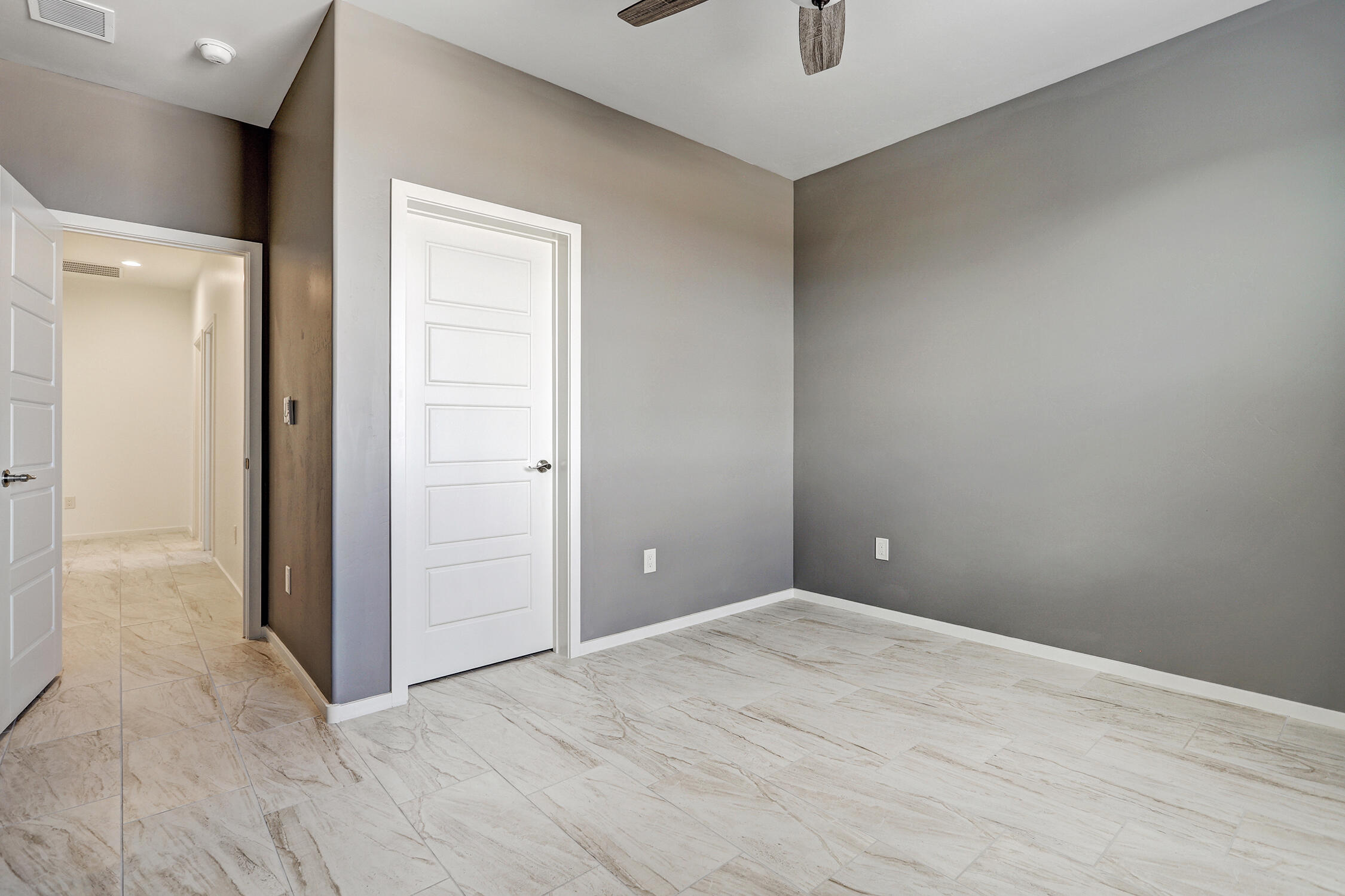 Photo 11 — 509 12th Avenue SE