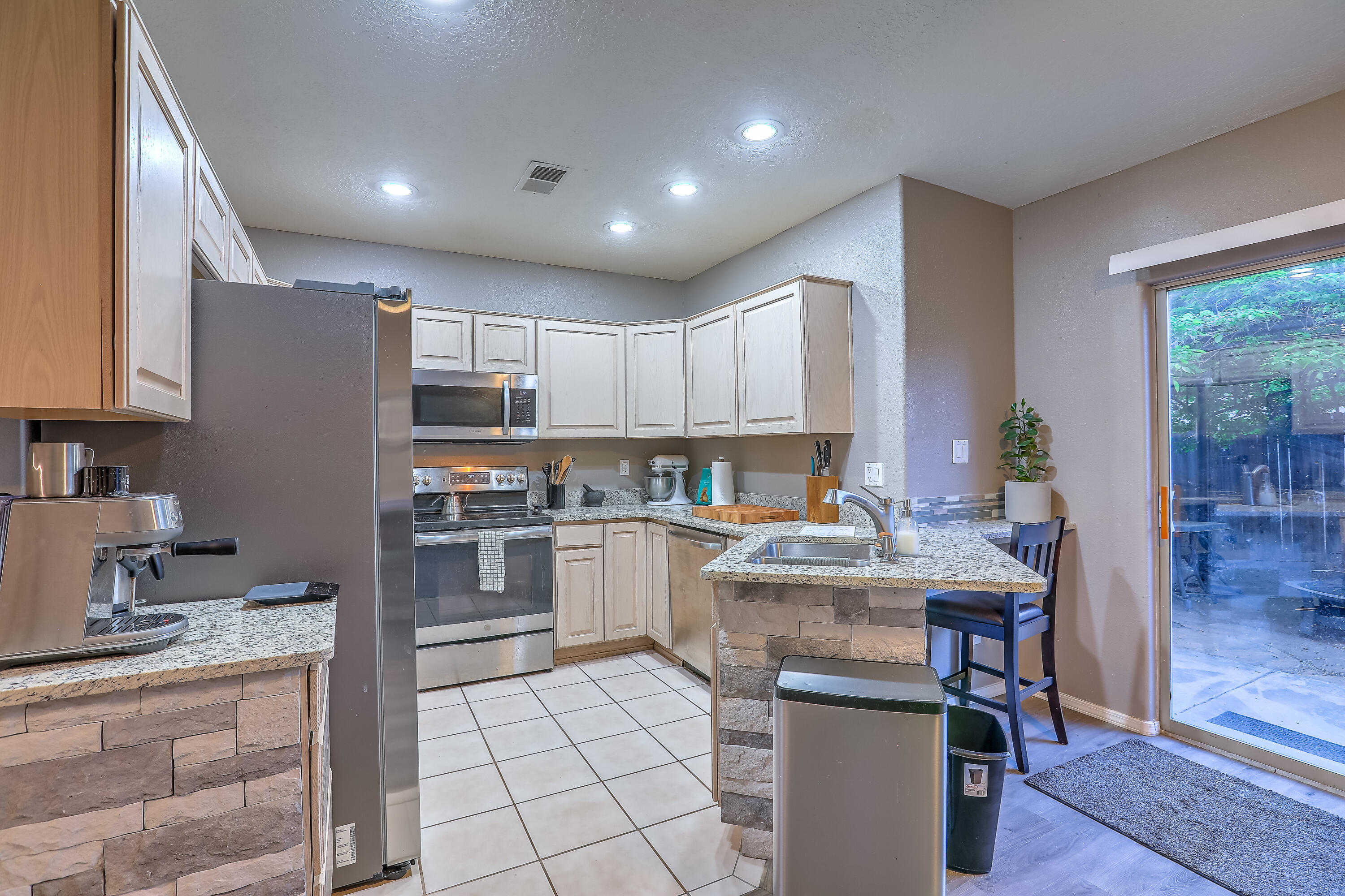 Photo 19 — 4211 Pitt Street NE #7
