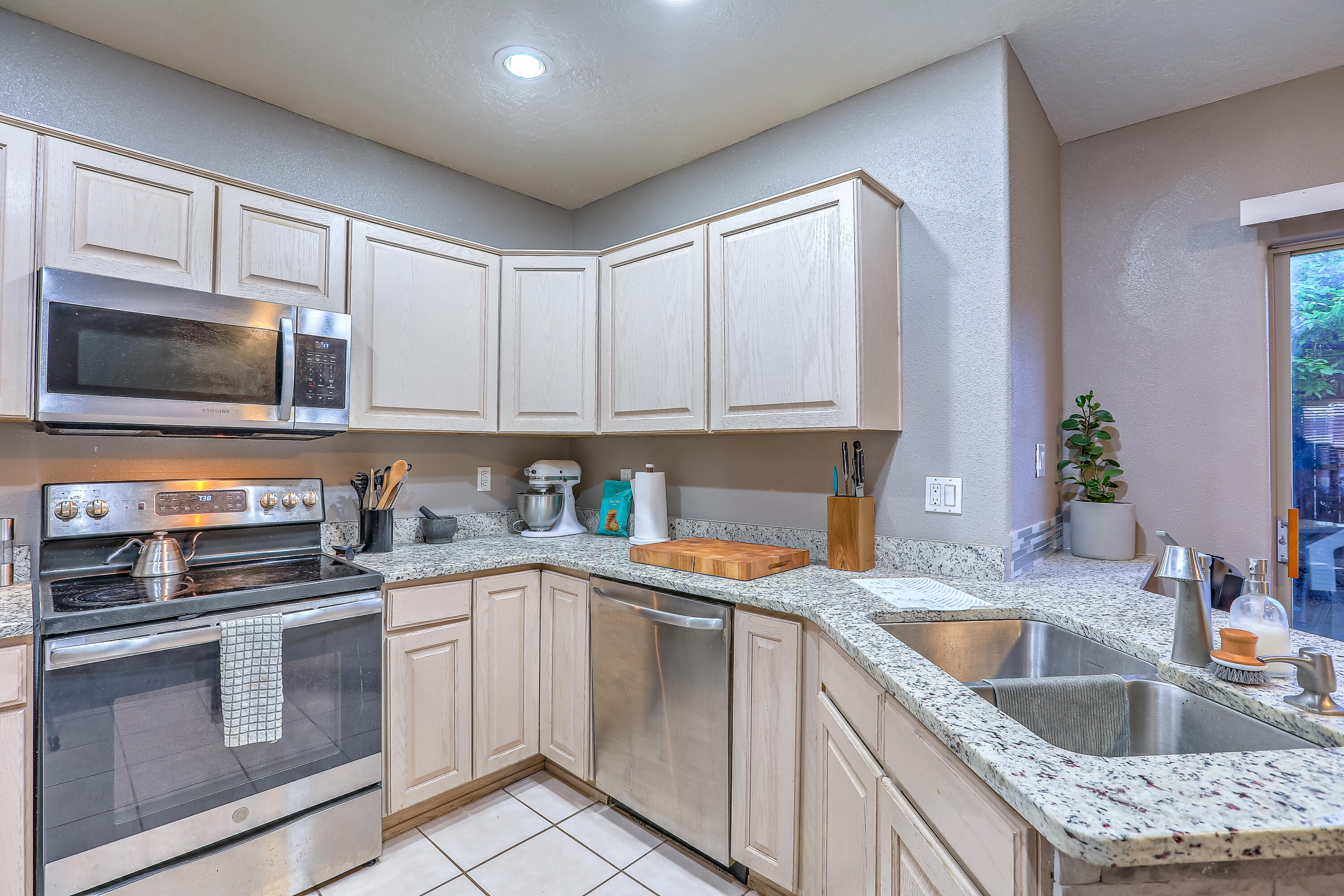 Photo 17 — 4211 Pitt Street NE #7