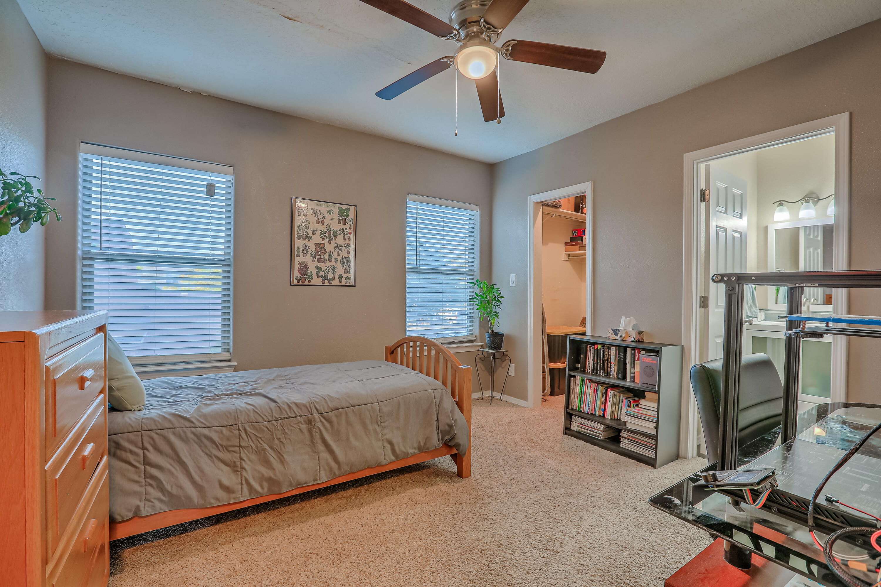 Photo 9 — 4211 Pitt Street NE #7