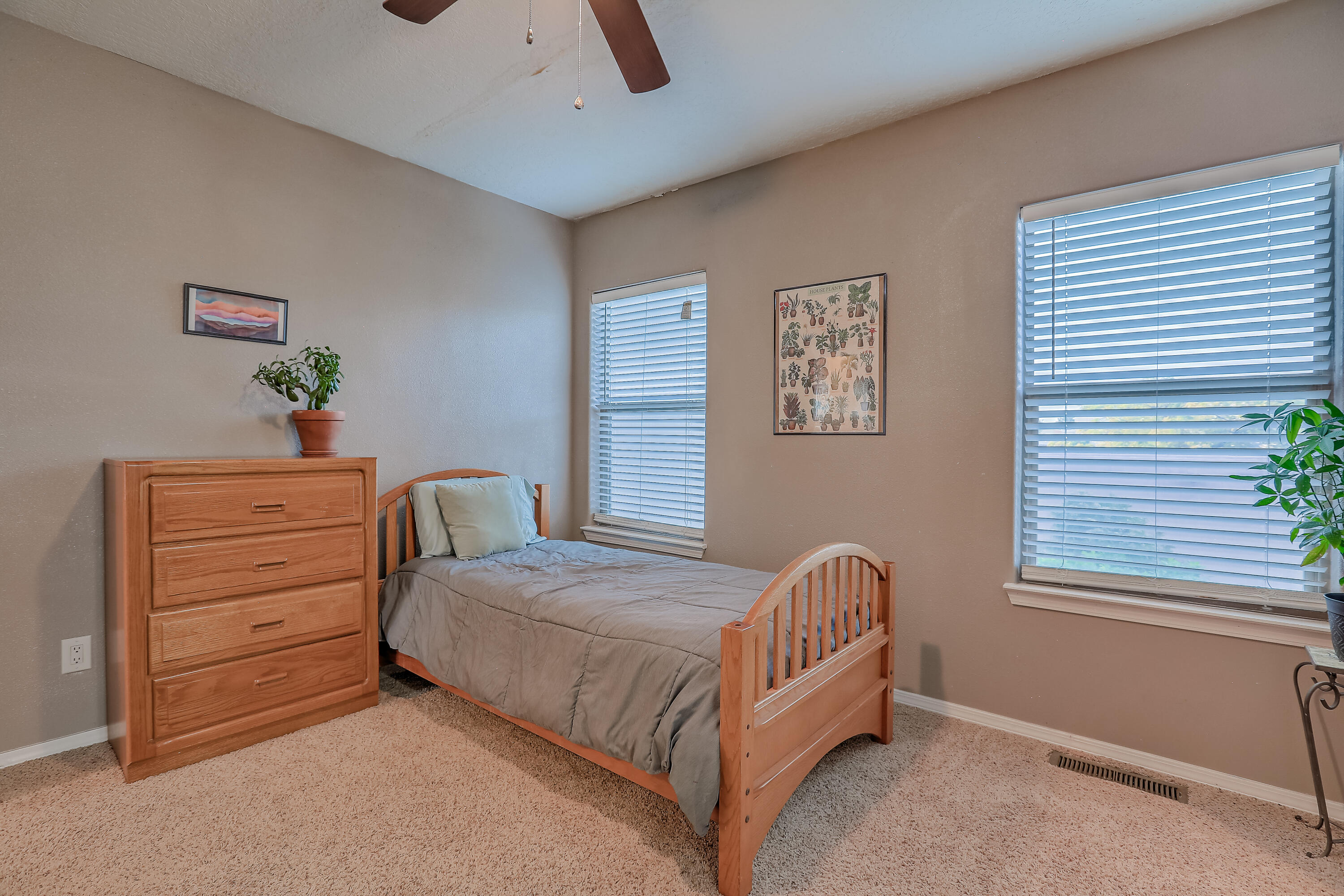 Photo 8 — 4211 Pitt Street NE #7