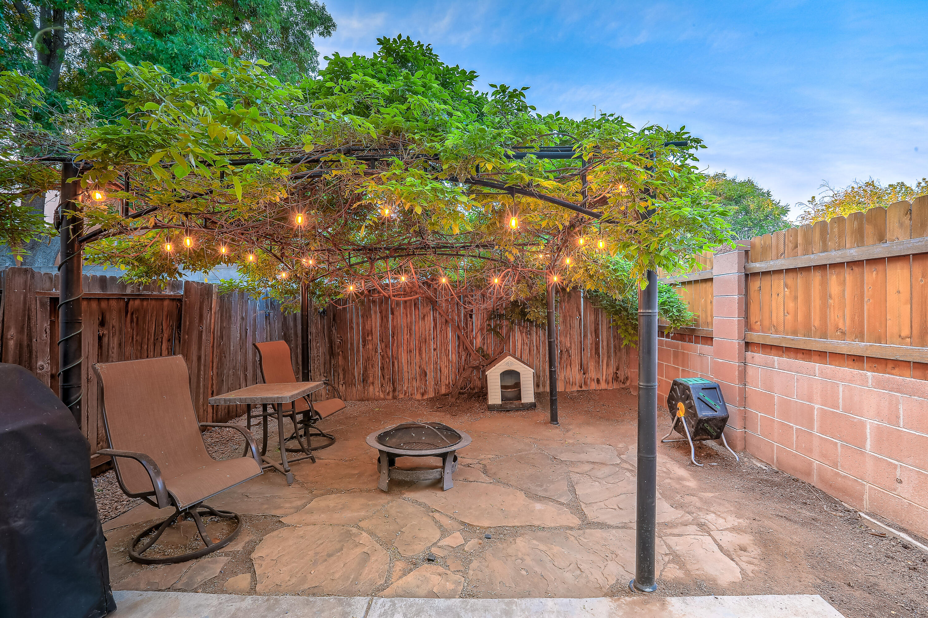 Photo 6 — 4211 Pitt Street NE #7